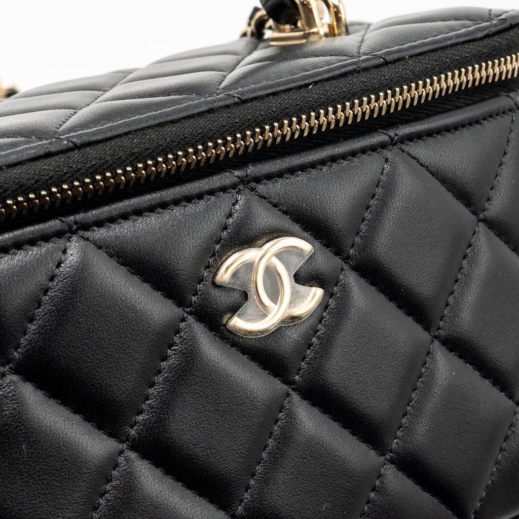 CHANEL TOP HANDLE LONG VANITY CASE LAMBSKIN BLACK LGHW (MICROCHIP)