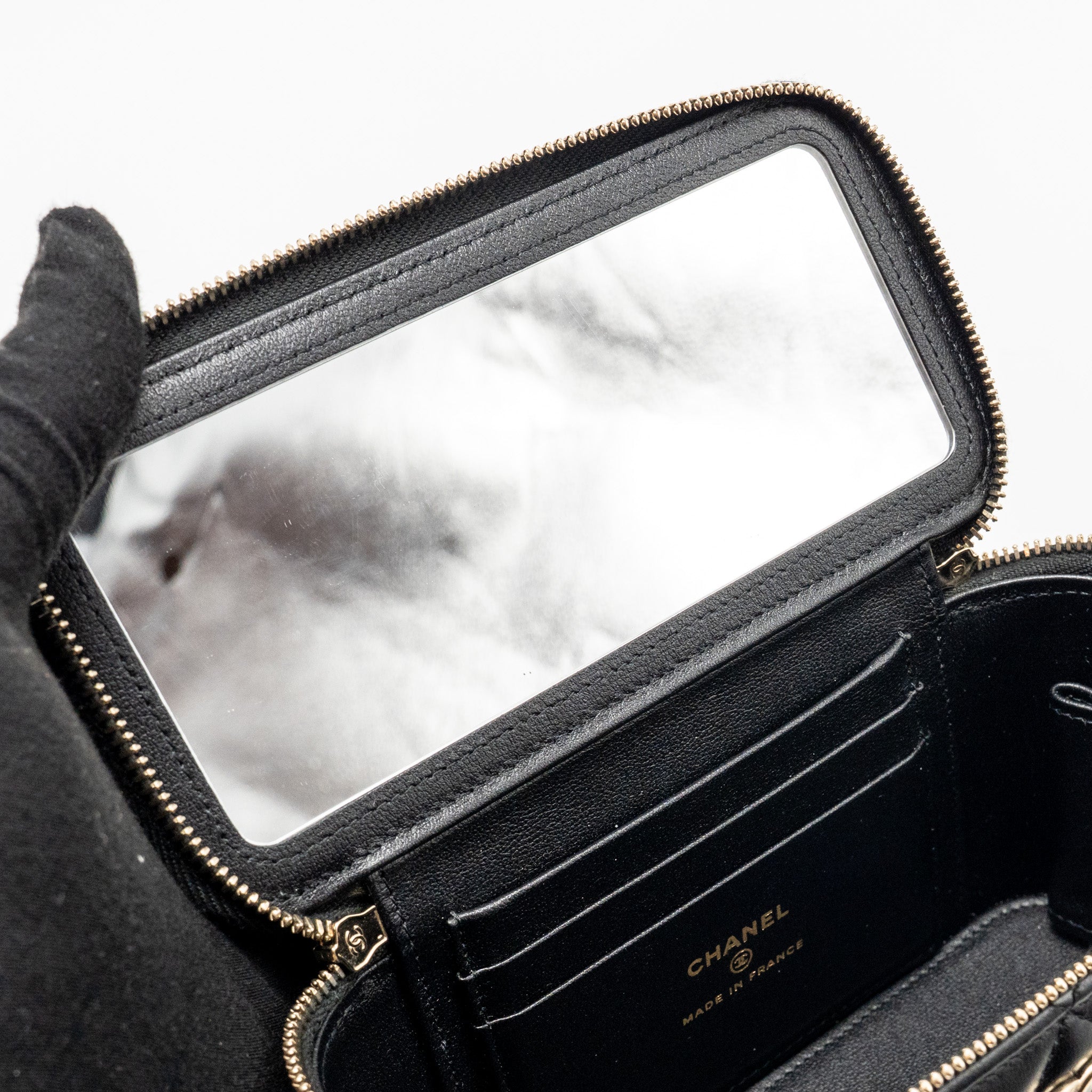 CHANEL TOP HANDLE LONG VANITY CASE LAMBSKIN BLACK LGHW (MICROCHIP)
