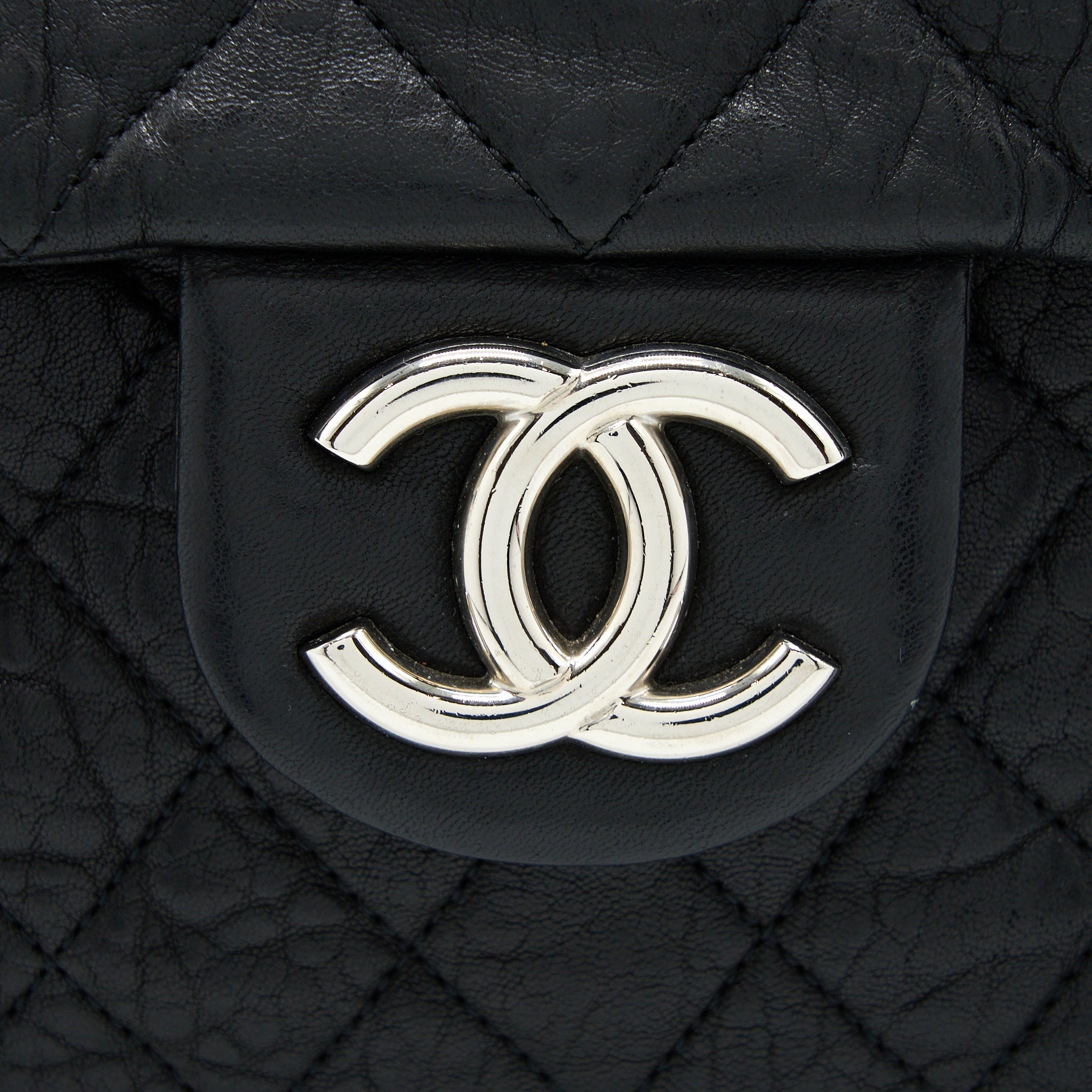 CHANEL QUILTED CHAIN AROUND MAXI FLAP BAG LAMBSKIN BLACK SHW