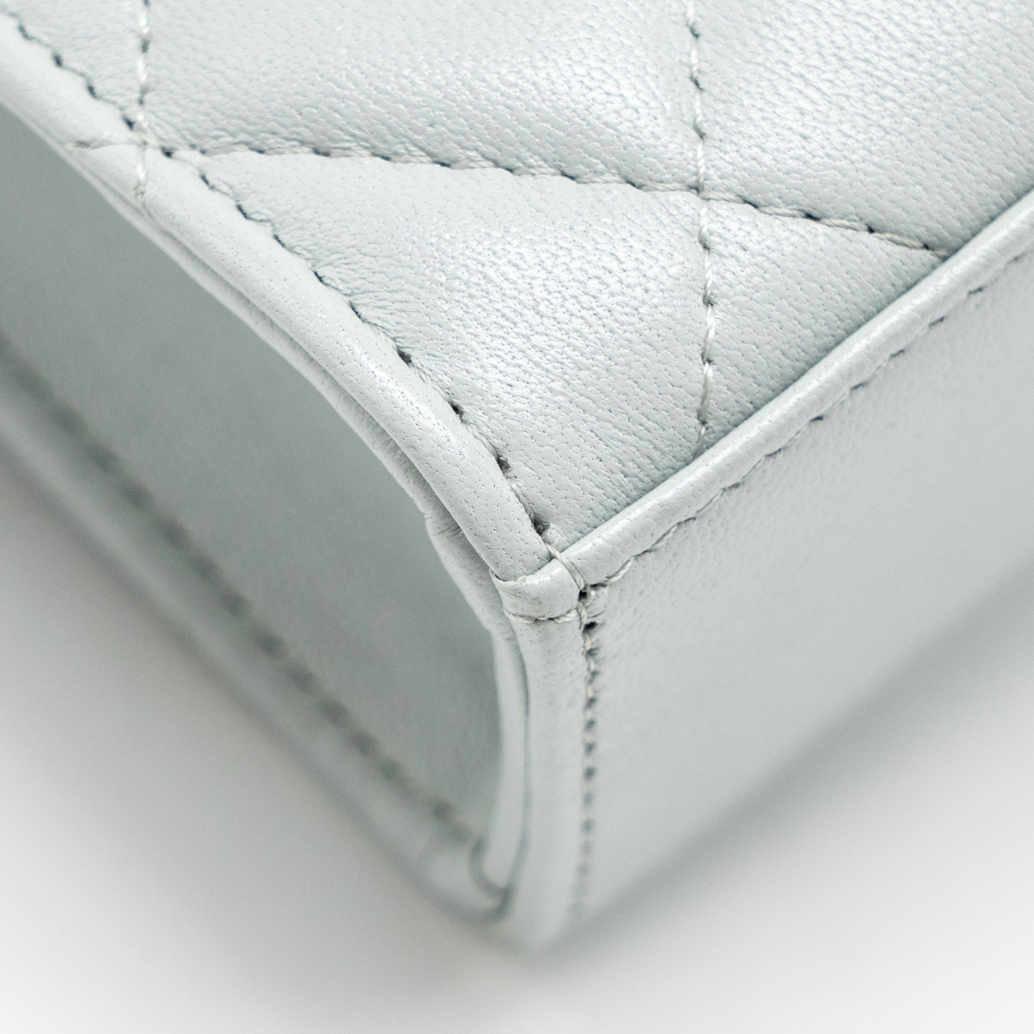 CHANEL CC ENAMEL HEART MINI FLAP CLUTCH WITH CHAIN LAMBSKIN LIGHT GREY GHW