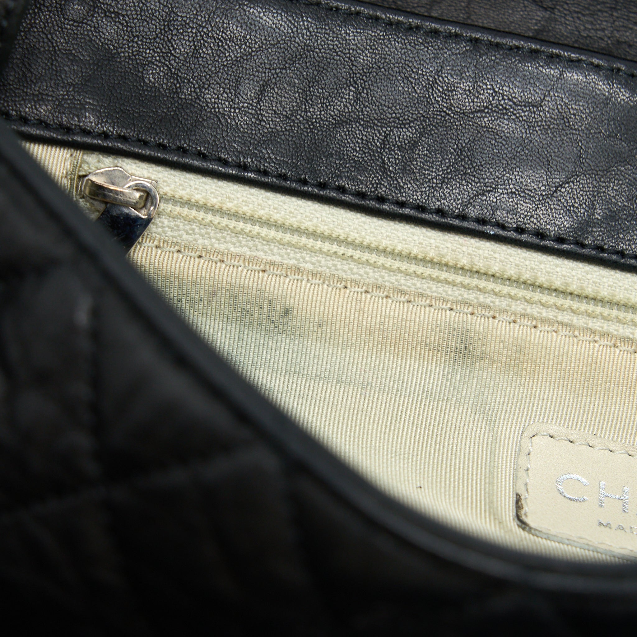CHANEL QUILTED CHAIN AROUND MAXI FLAP BAG LAMBSKIN BLACK SHW
