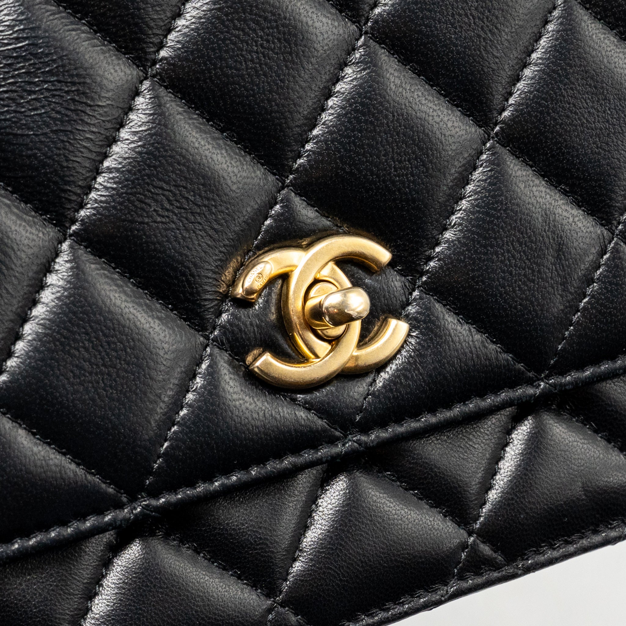CHANEL PEARL CRUSH WALLET ON CHAIN LAMBSKIN BLACK GHW (MICROCHIP)