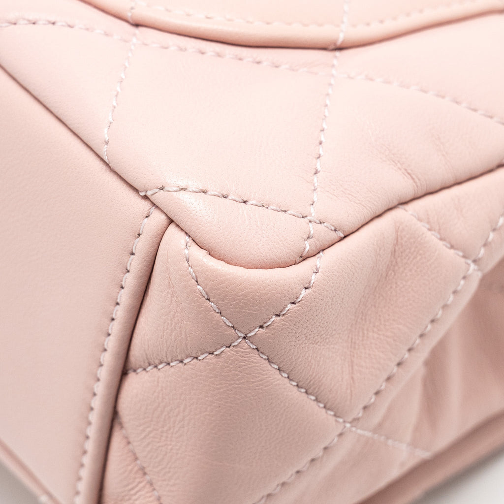 CHANEL 22B FLAP BAG WITH GEM CHAIN LAMBSKIN DUST PINK GHW (MICROCHIP)