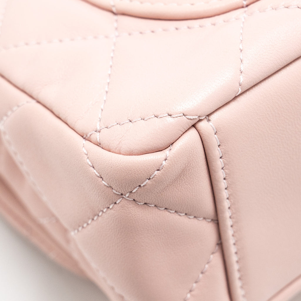 CHANEL 22B FLAP BAG WITH GEM CHAIN LAMBSKIN DUST PINK GHW (MICROCHIP)