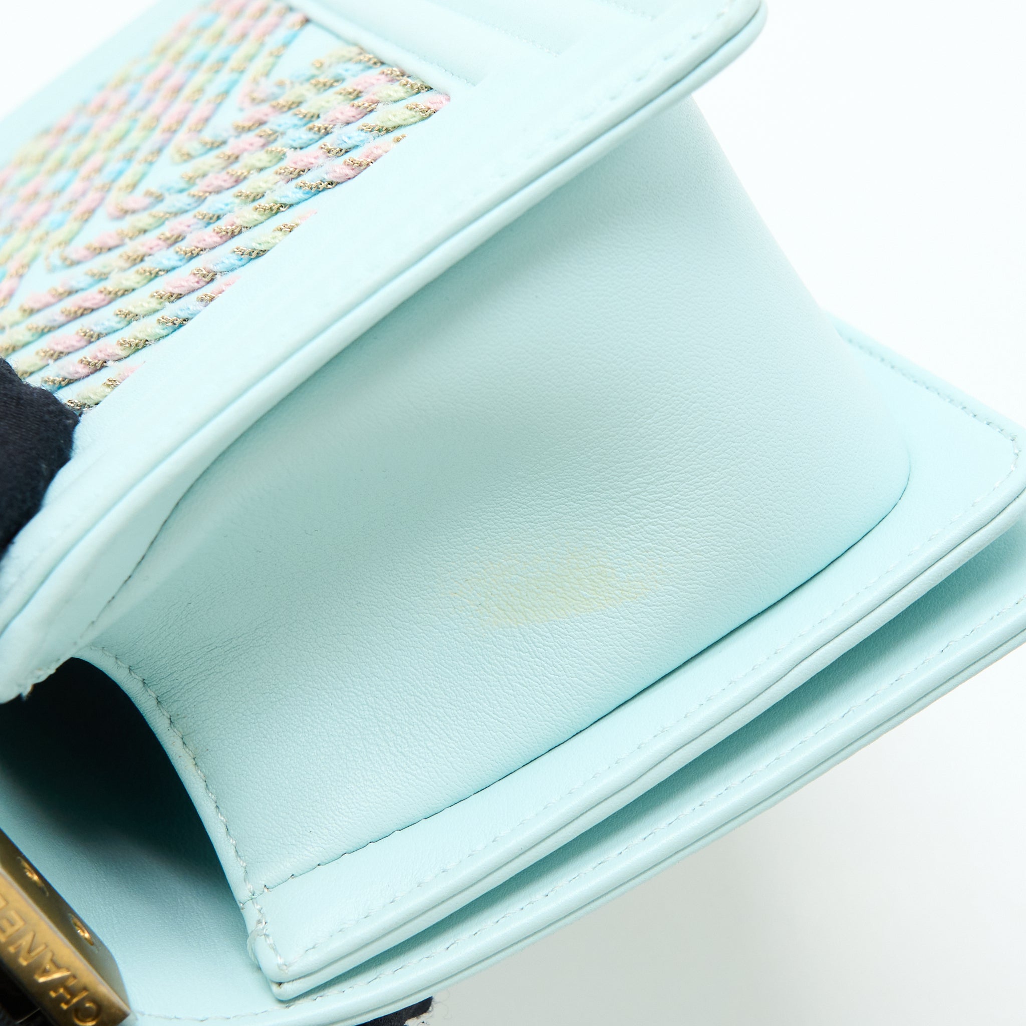 CHANEL SMALL BOY BAG CHEVRON CALFSKIN LIGHT BLUE/MULTICOLOUR BRUSHED GHW