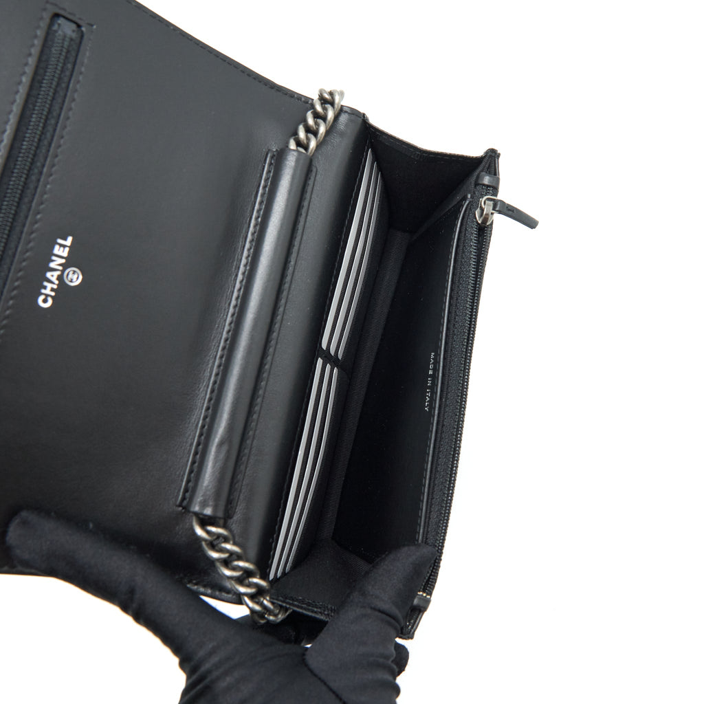 CHANEL BOY WALLET ON CHAIN CAVIAR BLACK RUTHENIUM SLIVER HARDWARE (MICROCHIP）