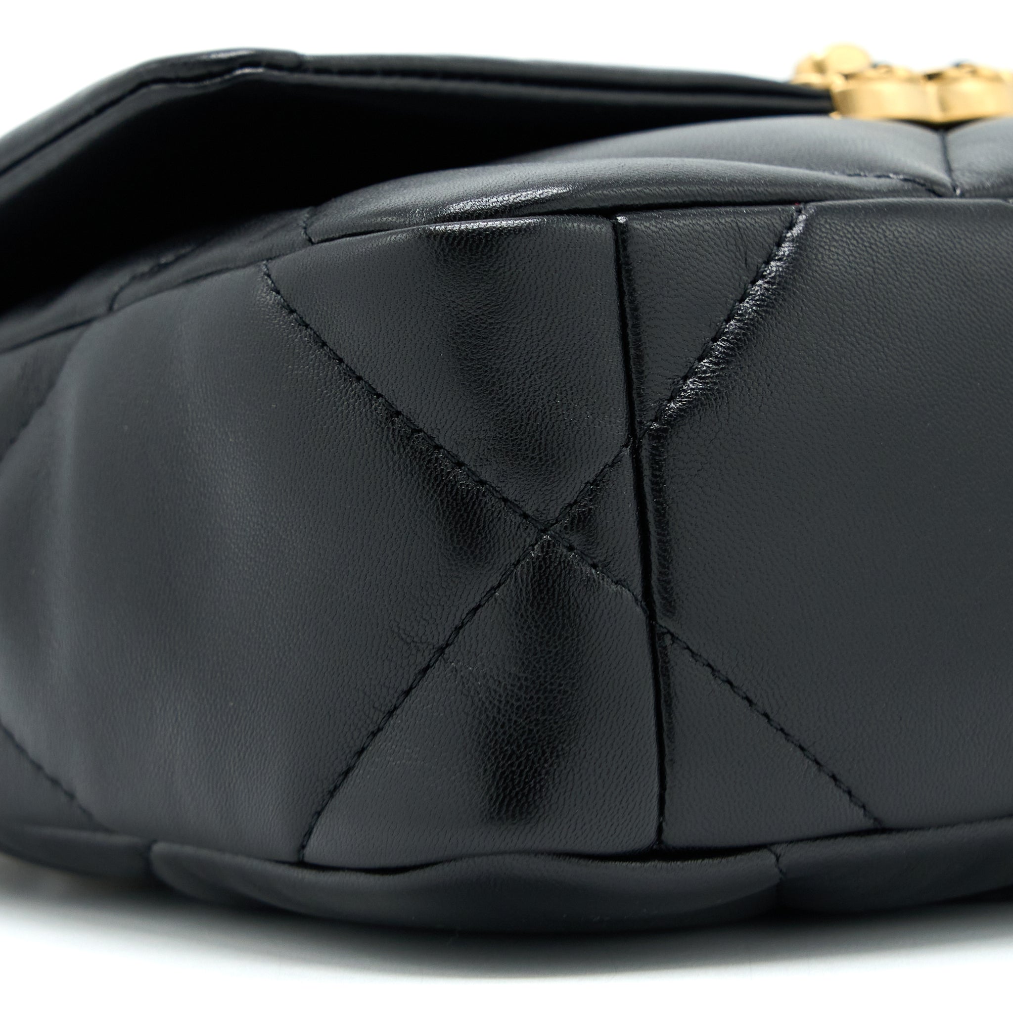 CHANEL SMALL 19 BAG LAMBSKIN BLACK MULTICOLOUR HARDWARE (MICROCHIP)