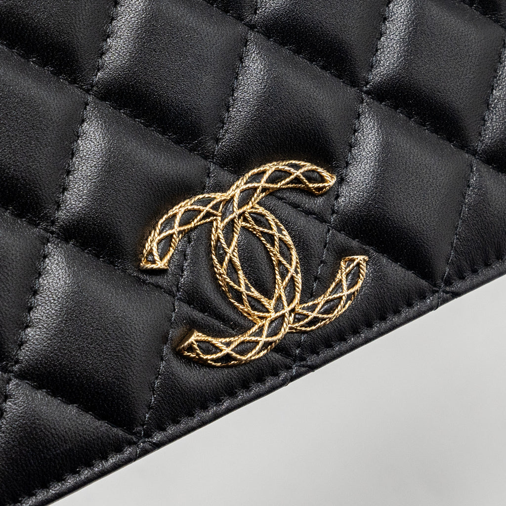 CHANEL 23A CLUTCH WITH CHAIN LAMBSKIN BLACK GHW (MICROCHIP)