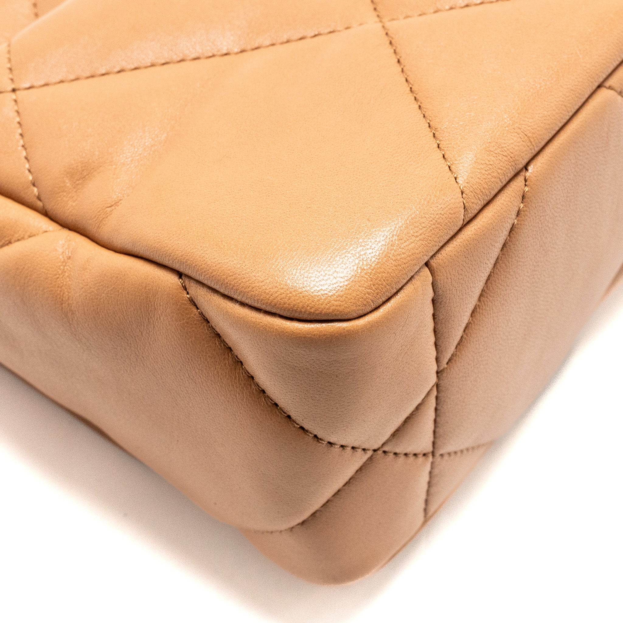 CHANEL SMALL 19 BAG LAMBSKIN CARAMEL MULTICOLOUR HARDWARE (MICROCHIP)