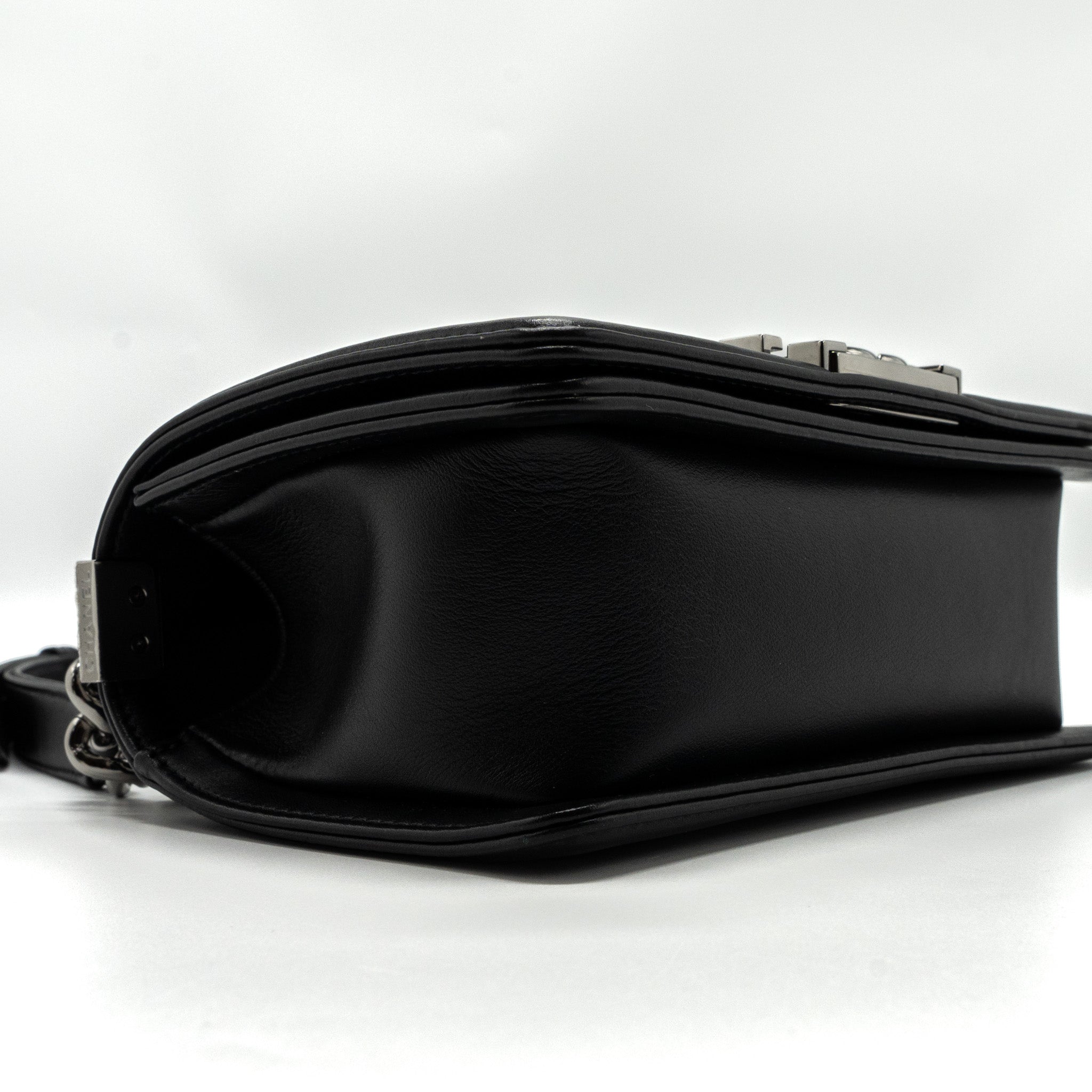 CHANEL SMALL BOY BAG CALFSKIN BLACK SHW (MICROCHIP)