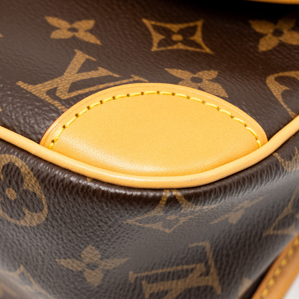 LOUIS VUITTON DIANE BAG WITH FUCHSIA STRAP MONOGRAM CANVAS GHW