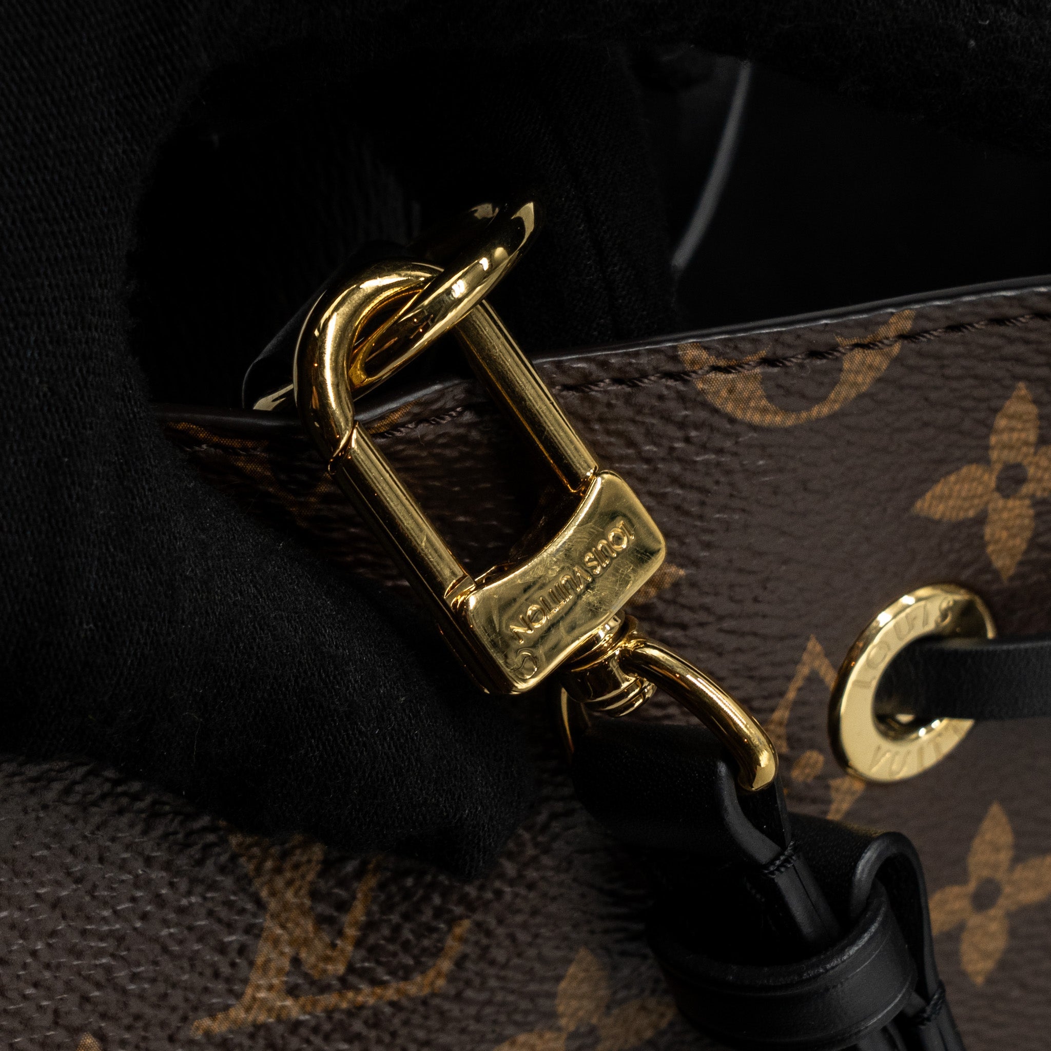 LOUIS VUITTON NEONOE MONOGRAM CANVAS/BLACK GHW