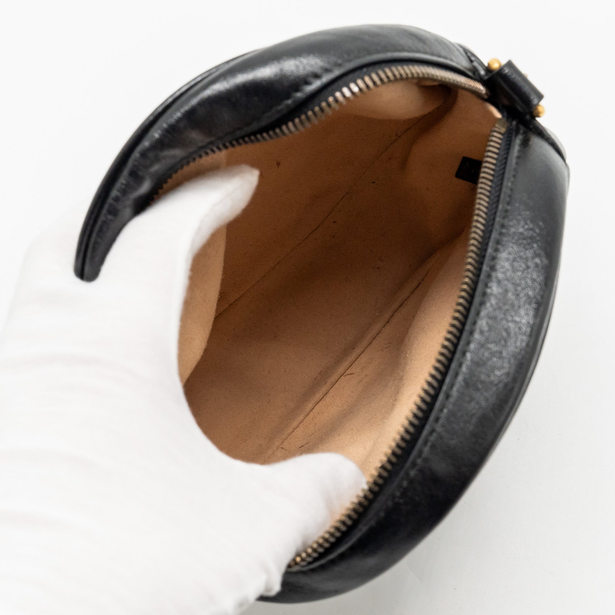 GUCCI GG MARMONT ROUND CROSSBODY BAG CALFSKIN BLACK GHW
