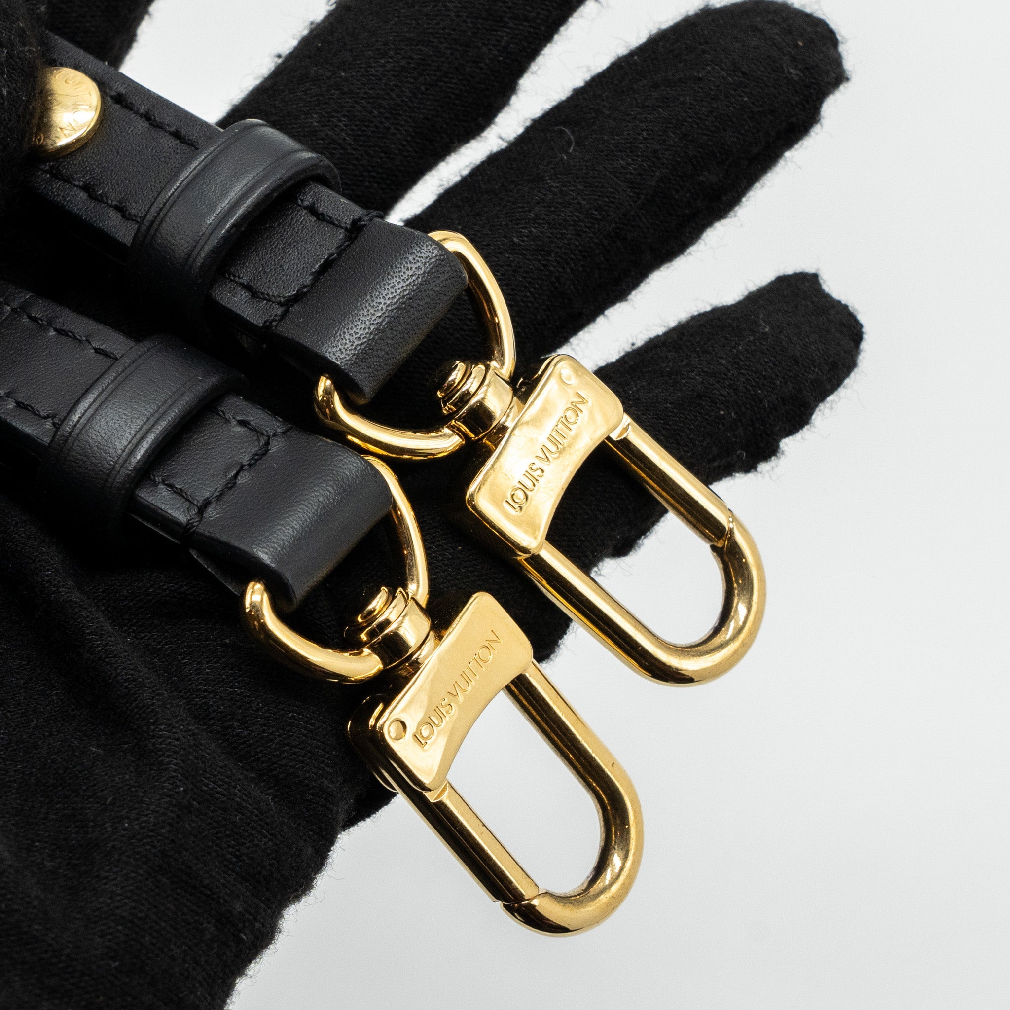 LOUIS VUITTON NEONOE MONOGRAM CANVAS/BLACK GHW