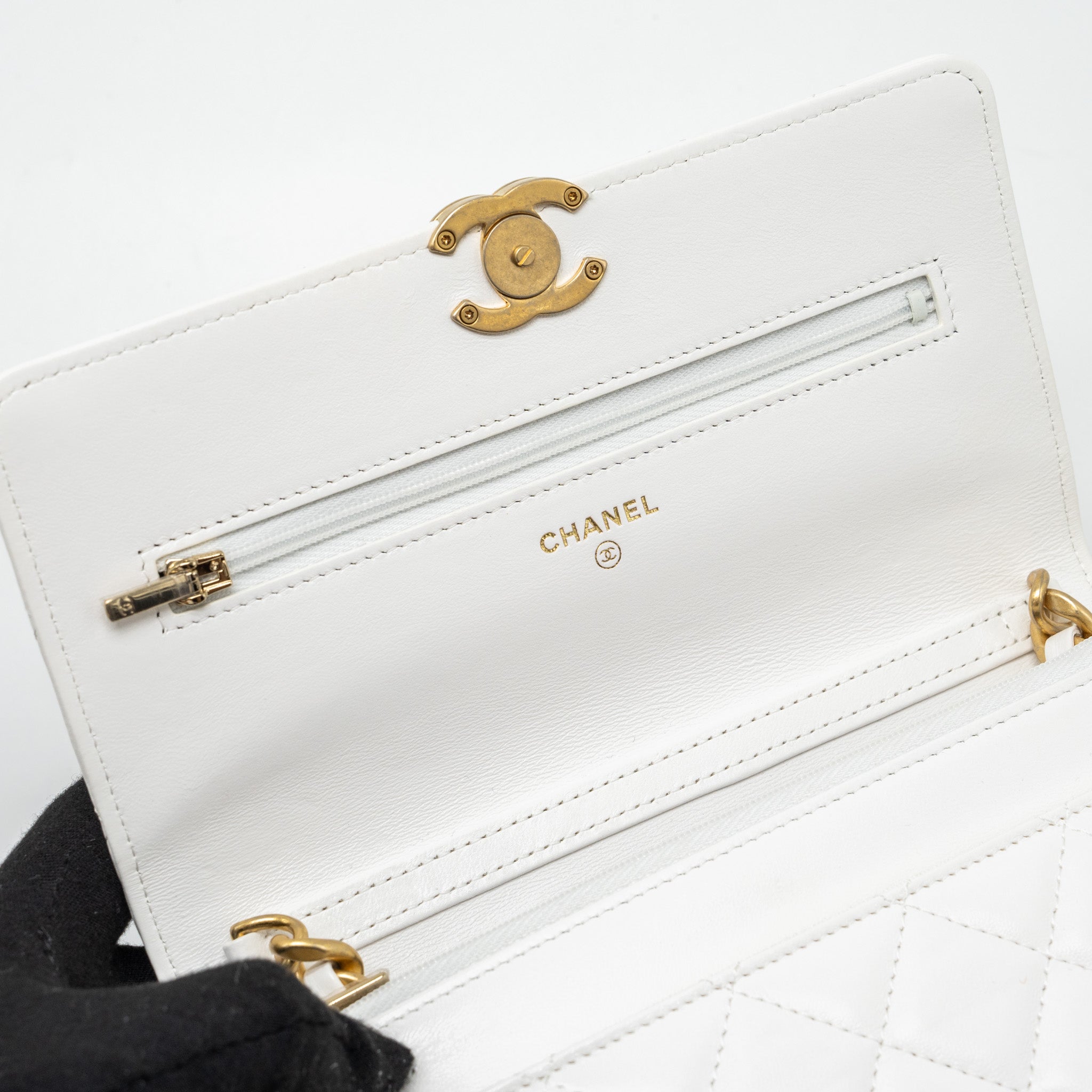 CHANEL GIANT CHAIN CLASSIC WALLET ON CHAIN LAMBSKIN WHITE MULTICOLOUR HARDWARE (MICROCHIP)