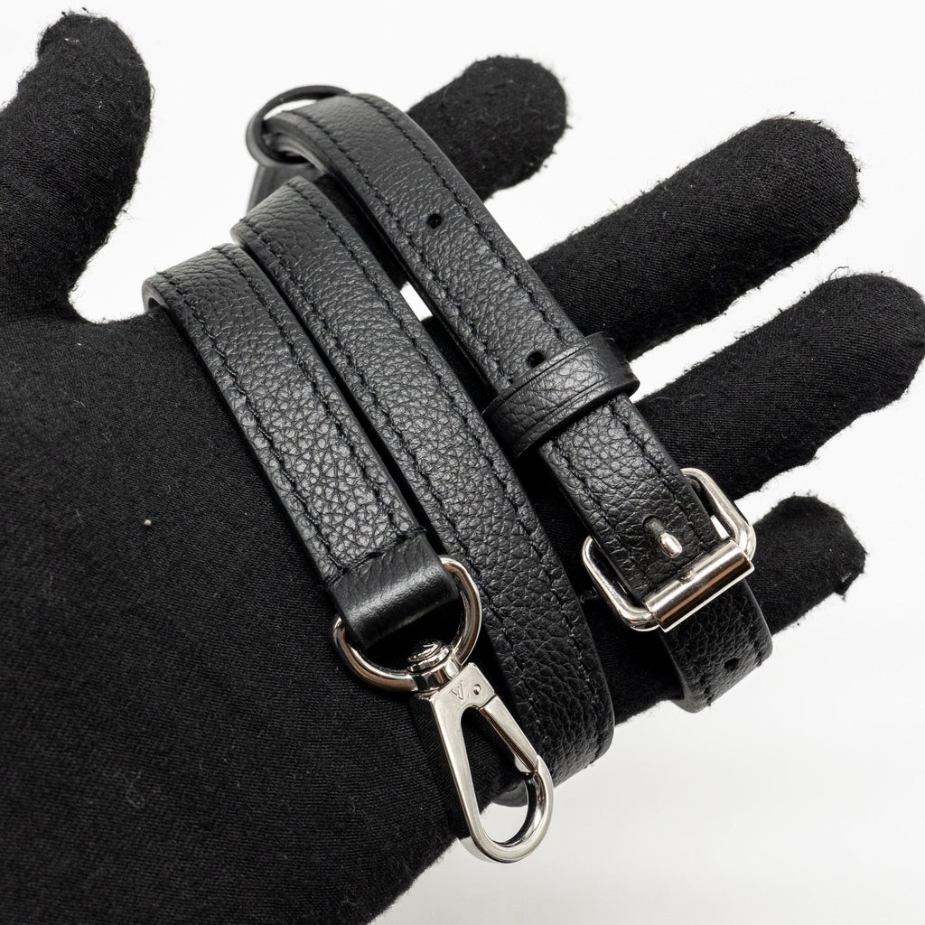 LOUIS VUITTON LOCKME EVER MM GRAINED CALFSKIN BLACK SHW