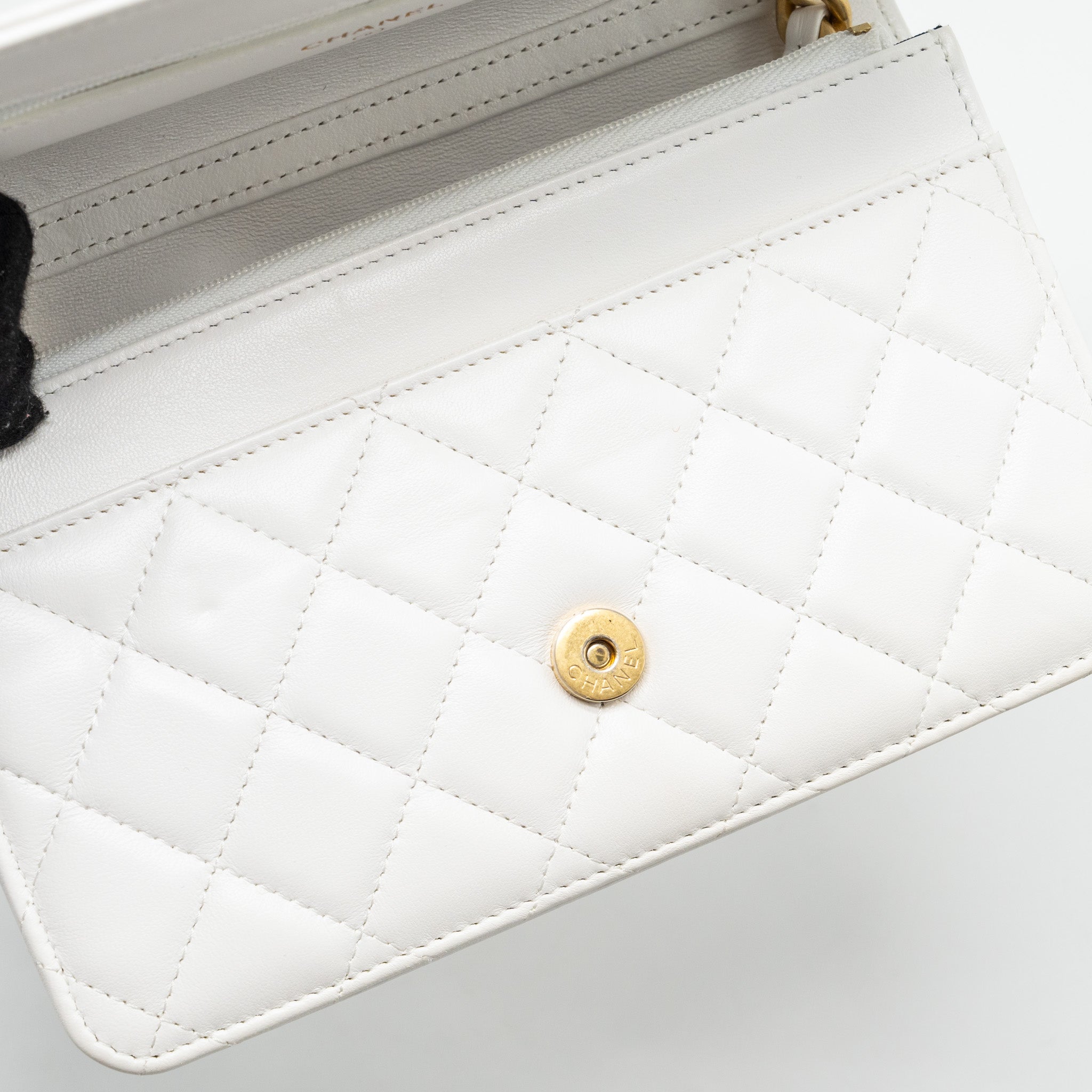 CHANEL GIANT CHAIN CLASSIC WALLET ON CHAIN LAMBSKIN WHITE MULTICOLOUR HARDWARE (MICROCHIP)