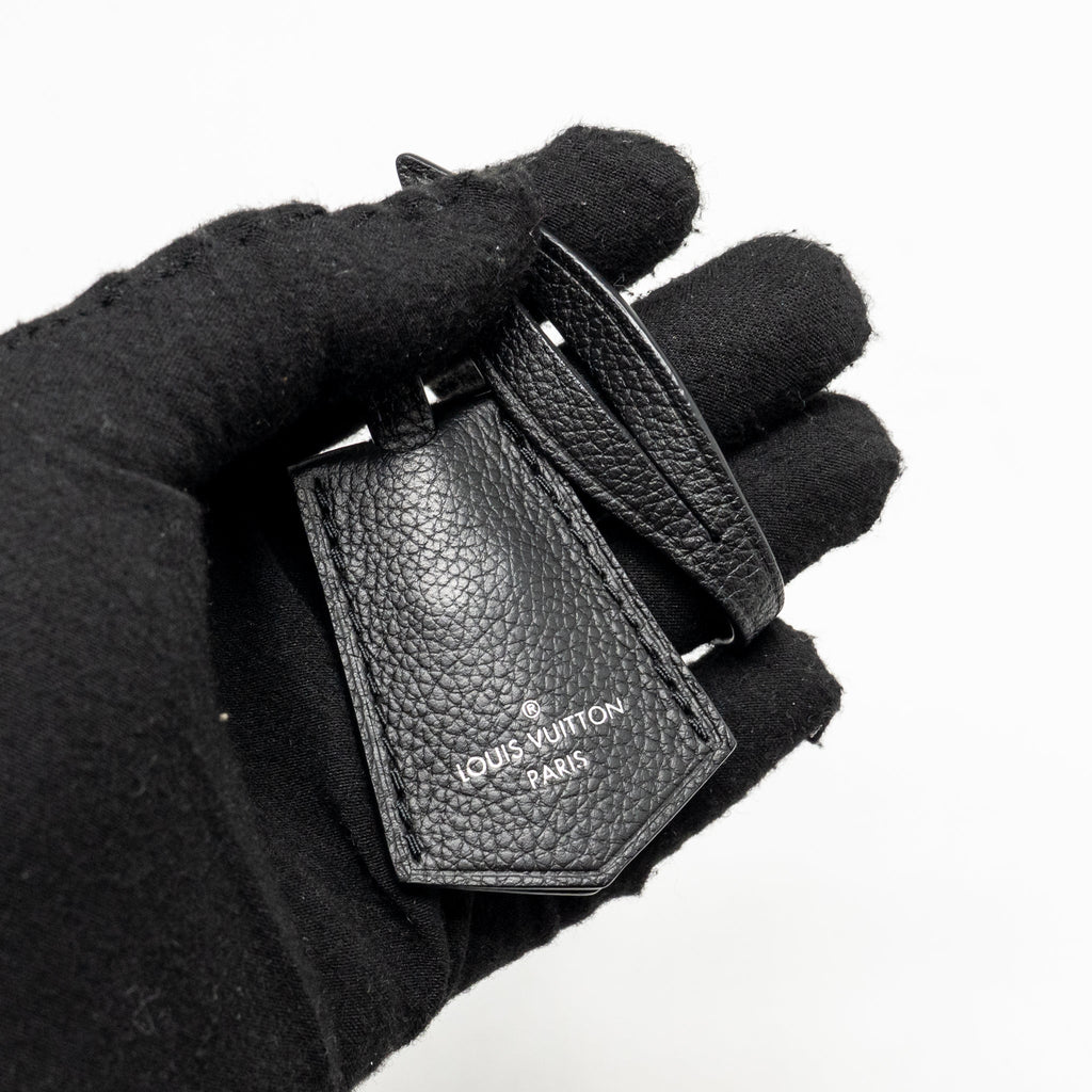 LOUIS VUITTON LOCKME EVER MM GRAINED CALFSKIN BLACK SHW
