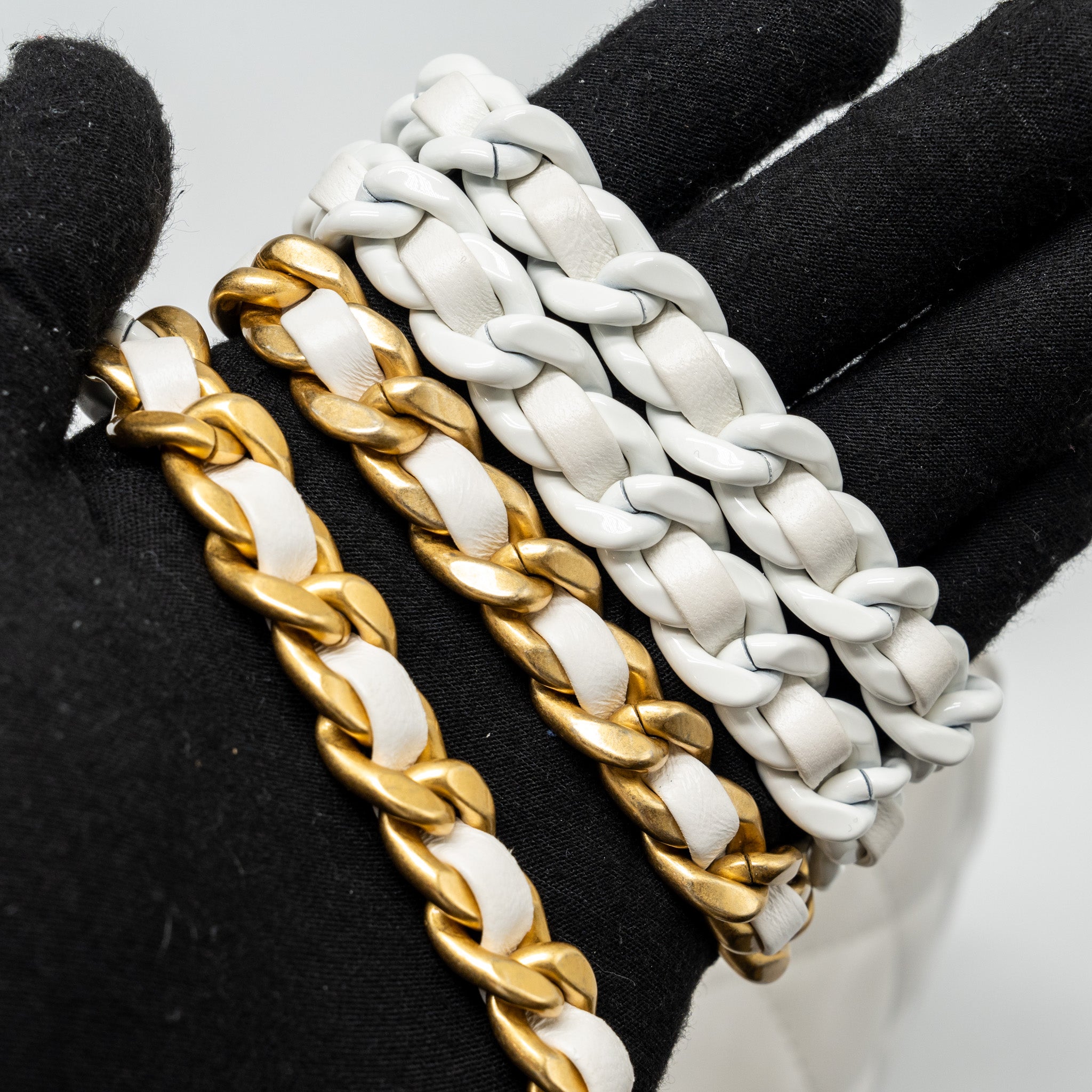 CHANEL GIANT CHAIN CLASSIC WALLET ON CHAIN LAMBSKIN WHITE MULTICOLOUR HARDWARE (MICROCHIP)