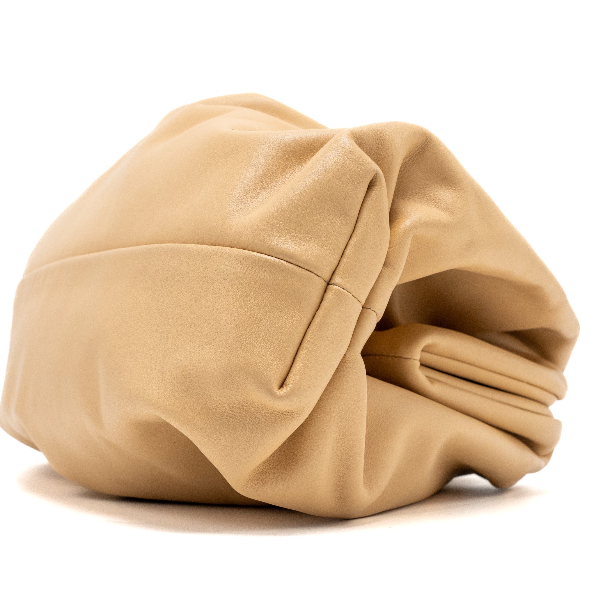 BOTTEGA VENETA THE POUCH LARGE LEATHER CLUTCH BEIGE GHW