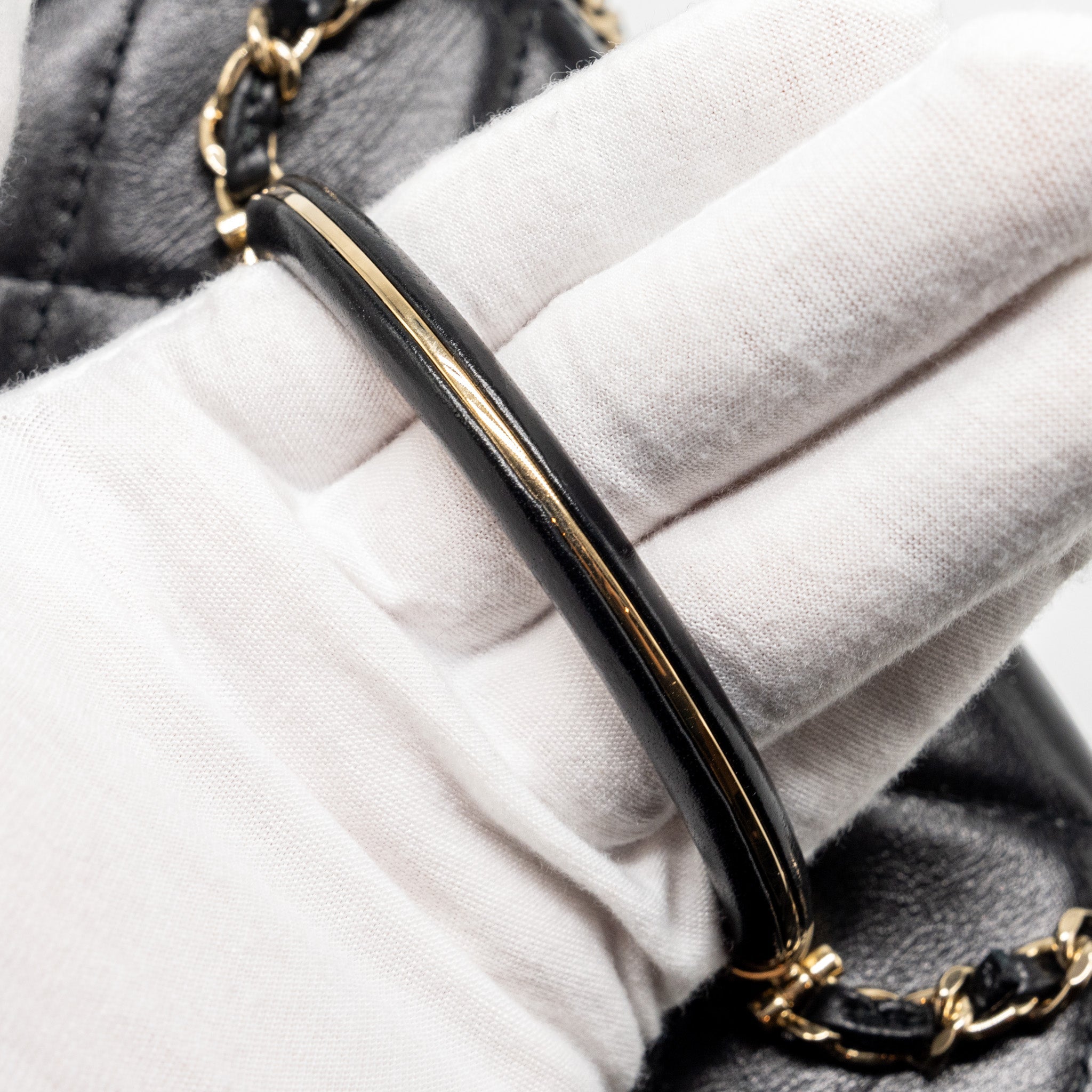 CHANEL 23K TOP HANDLE VANITY BAG SHINY CALFSKIN BLACK GHW (MICROCHIP)