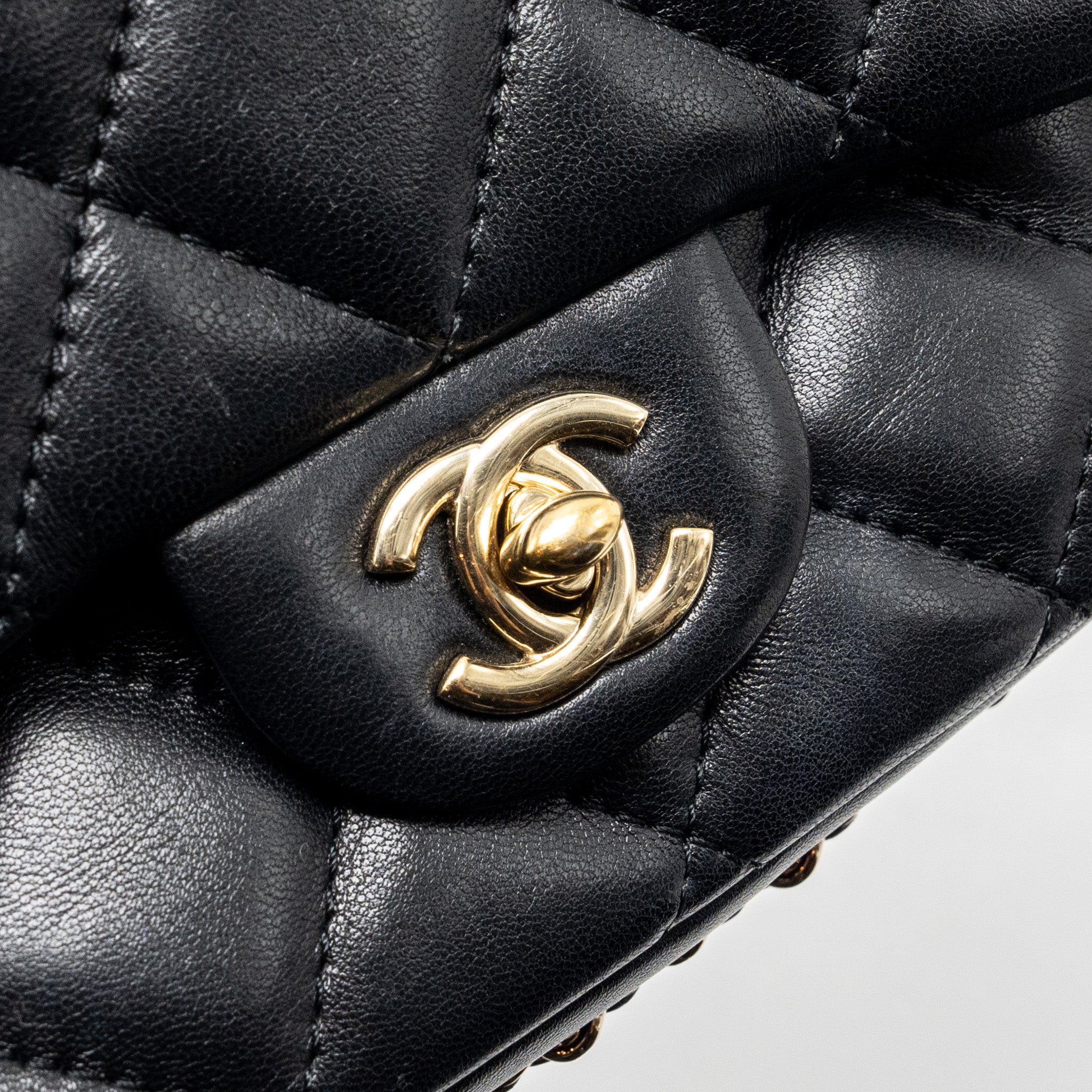 CHANEL PEARL CHAIN QUILTED FLAP BAG LAMBSKIN BLACK GHW