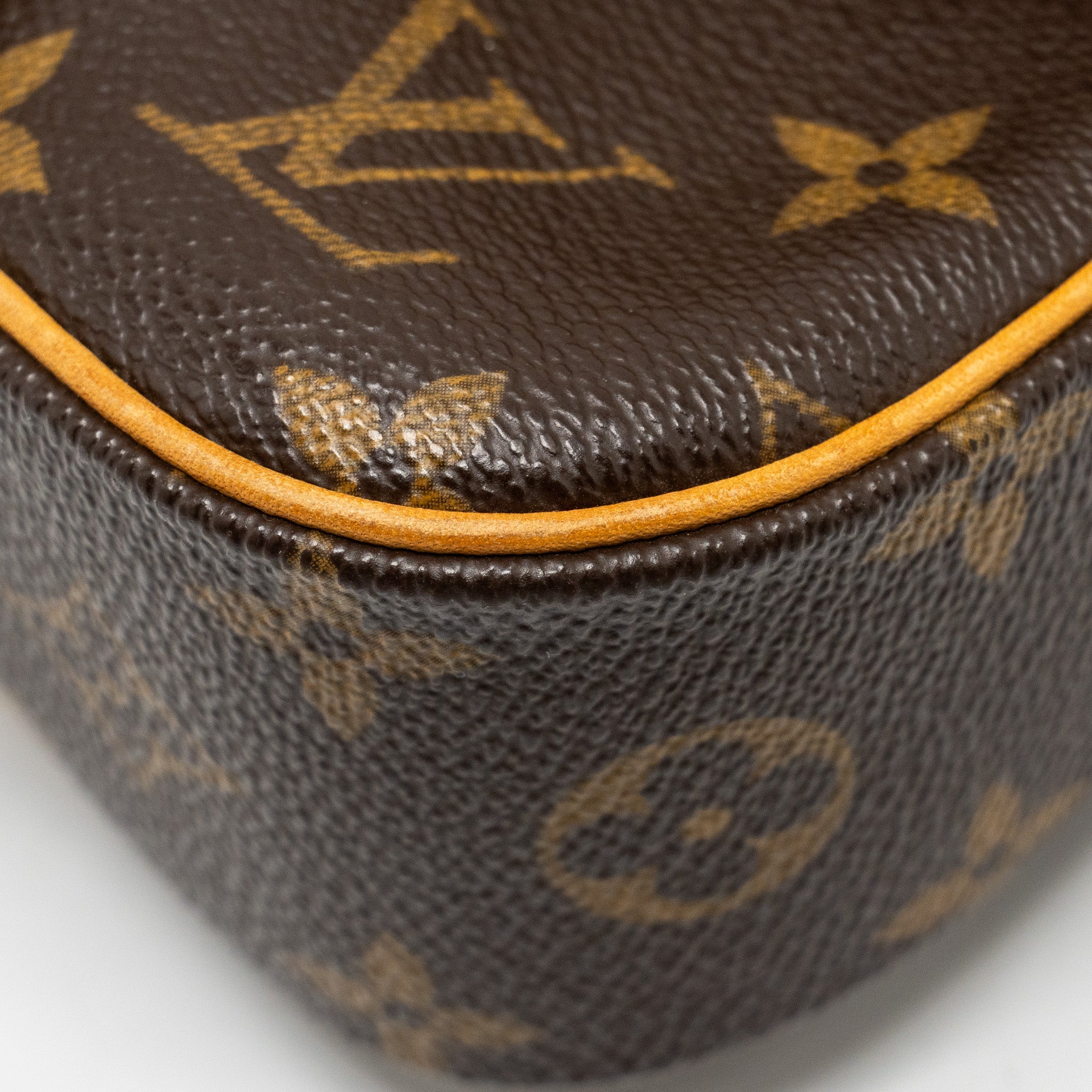 LOUIS VUITTON MARSEILLE SAC A DOS MONOGRAM CANVAS GHW