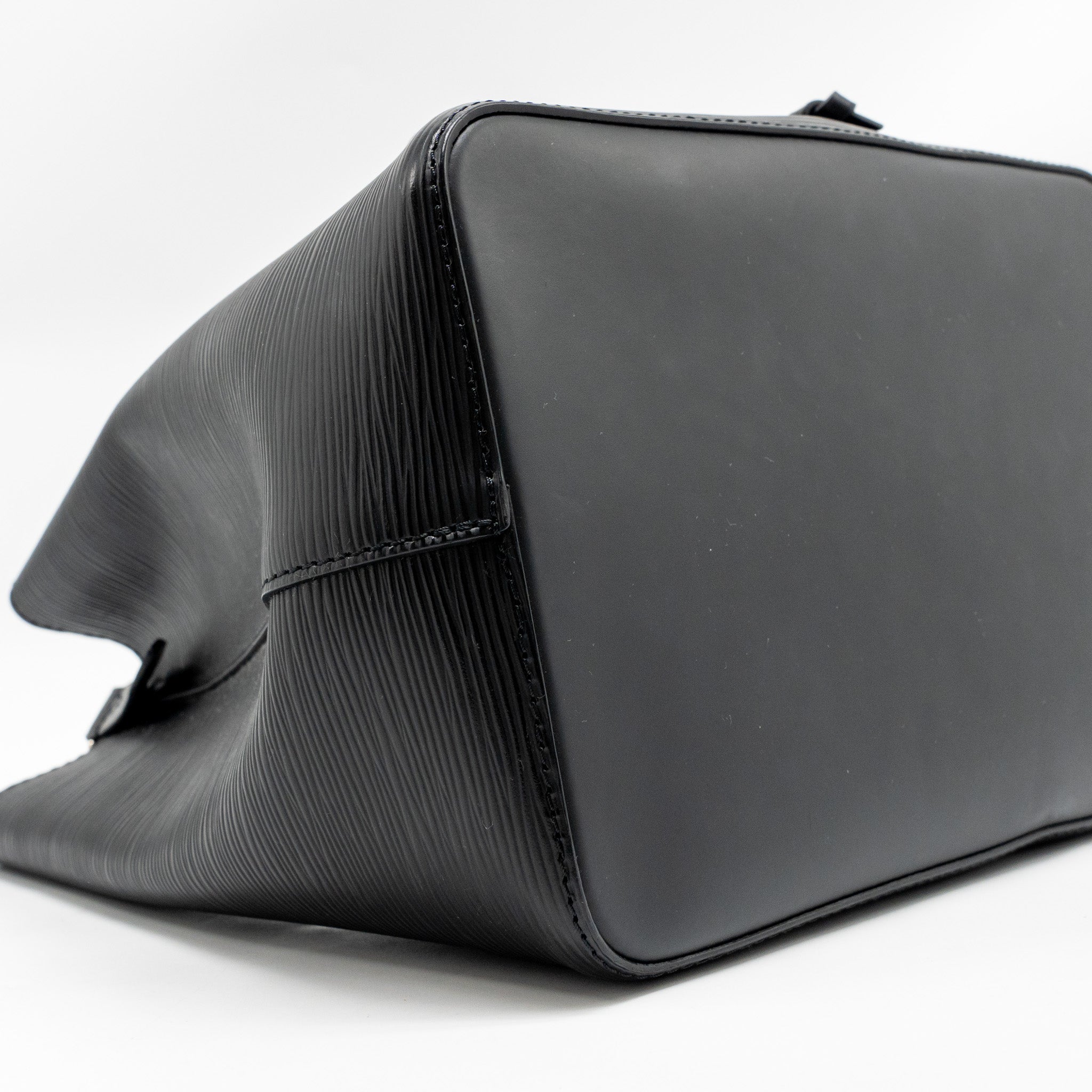 LOUIS VUITTON NEO NOE MM EPI BLACK SHW