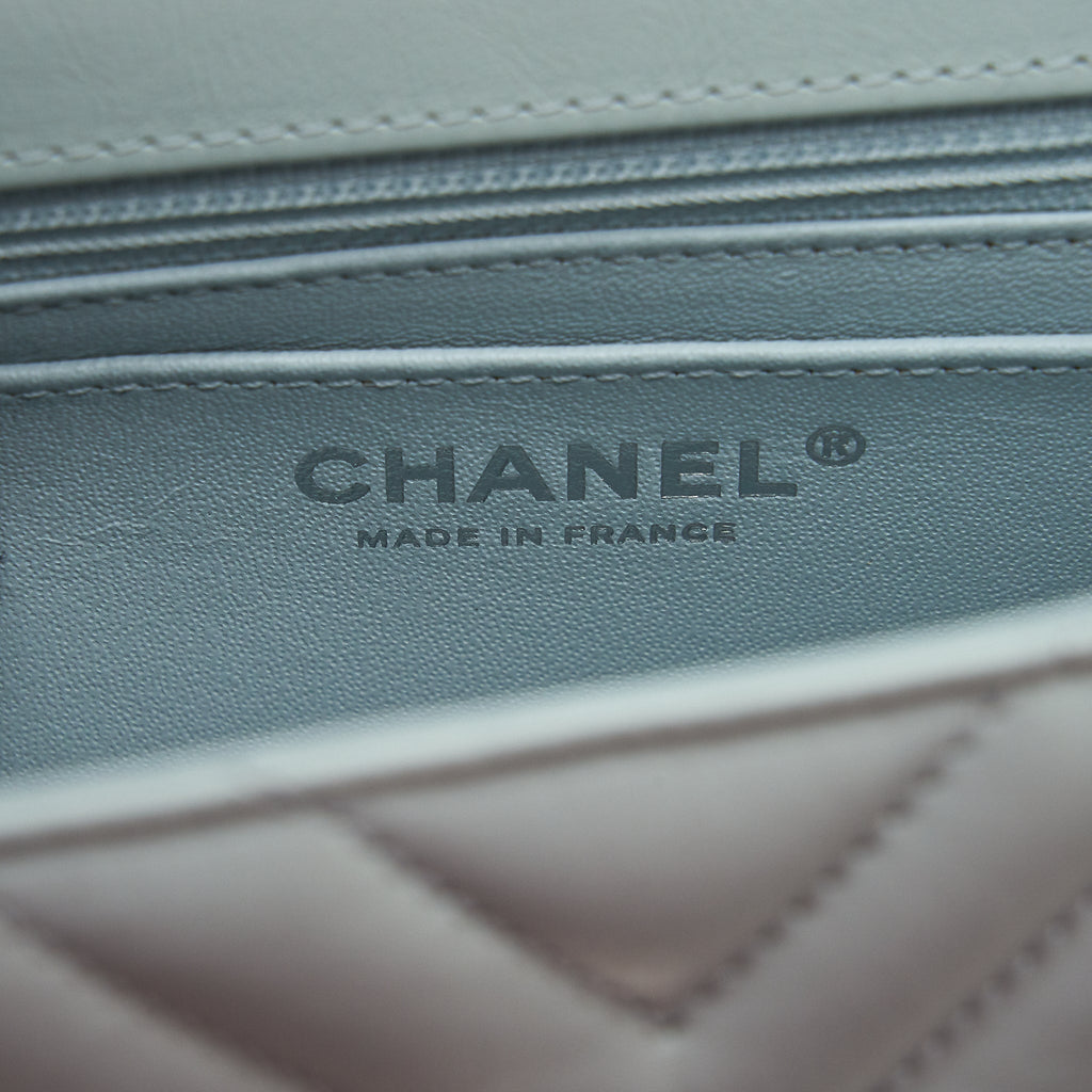 CHANEL CHEVRON MINI 2.55 REISSUE FLAP BAG CALFSKIN LIGHT BLUE SHW