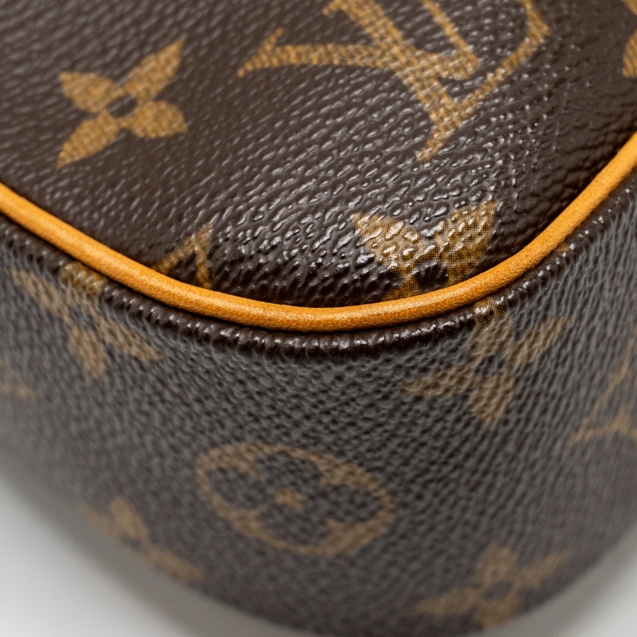 LOUIS VUITTON MARSEILLE SAC A DOS MONOGRAM CANVAS GHW
