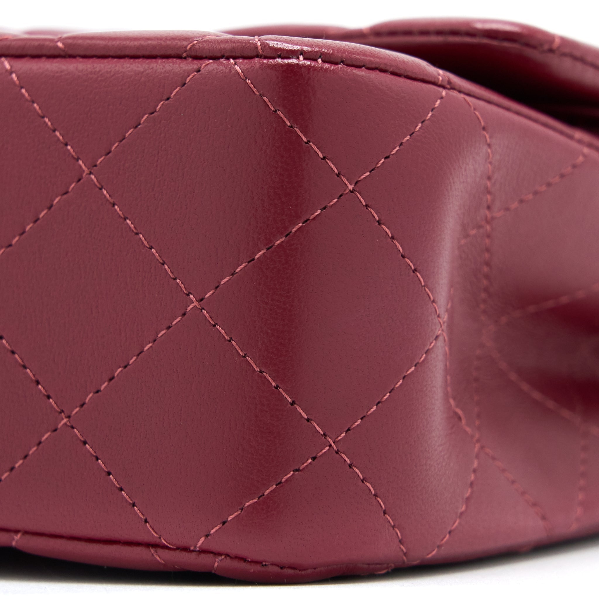 CHANEL MEDIUM CLASSIC FLAP BAG LAMBSKIN DARK RED LGHW (MICROCHIP)