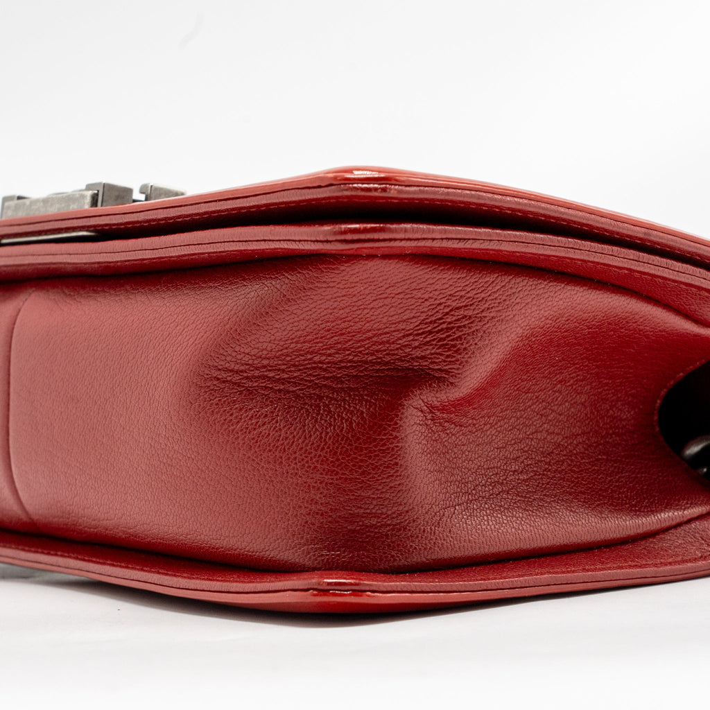 CHANEL MEDIUM BOY BAG CALFSKIN/PATENT RED RUTHENIUM SILVER HARDWARE