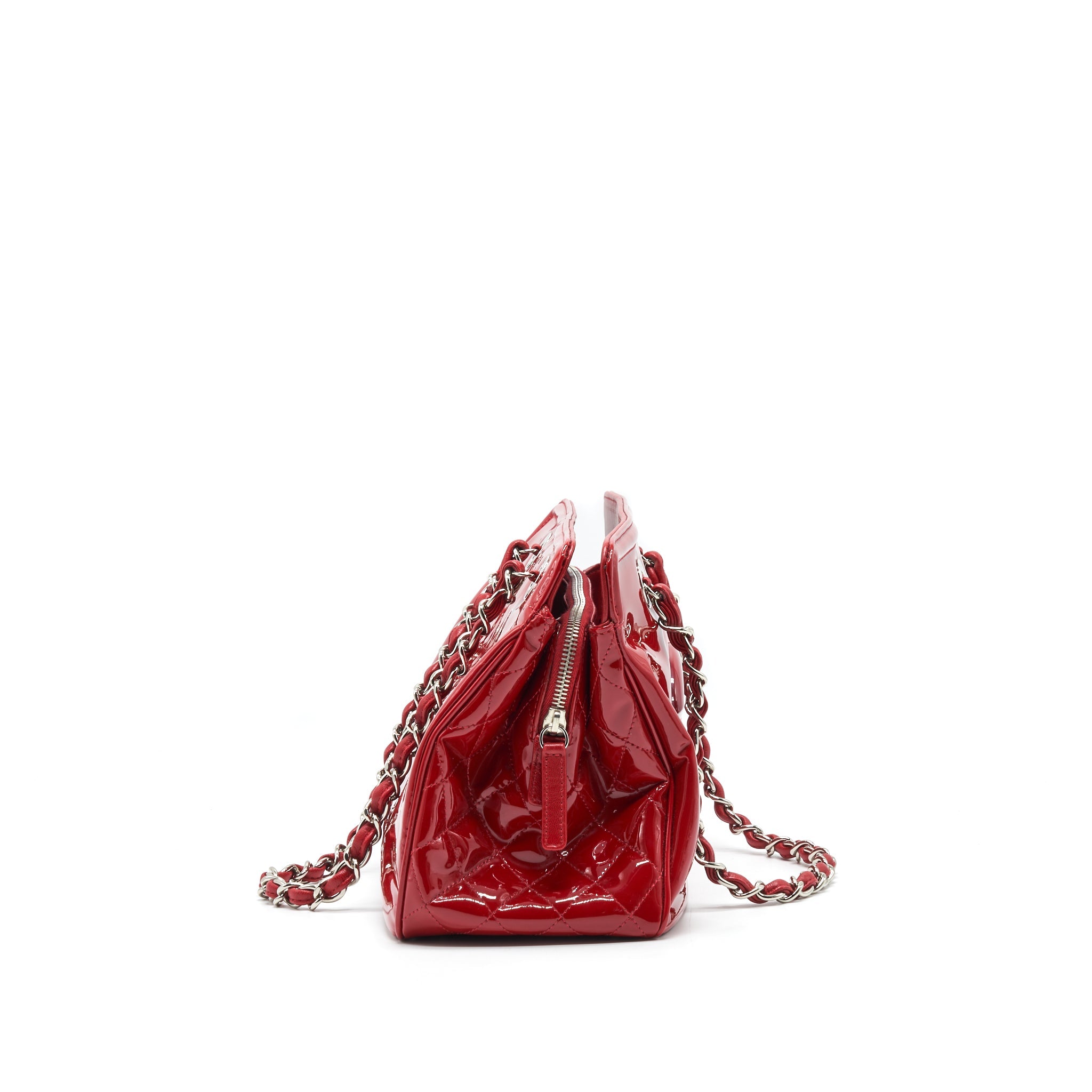 CHANEL PATENT LEATHER TOTE BAG WITH CHAIN IN RED SHW