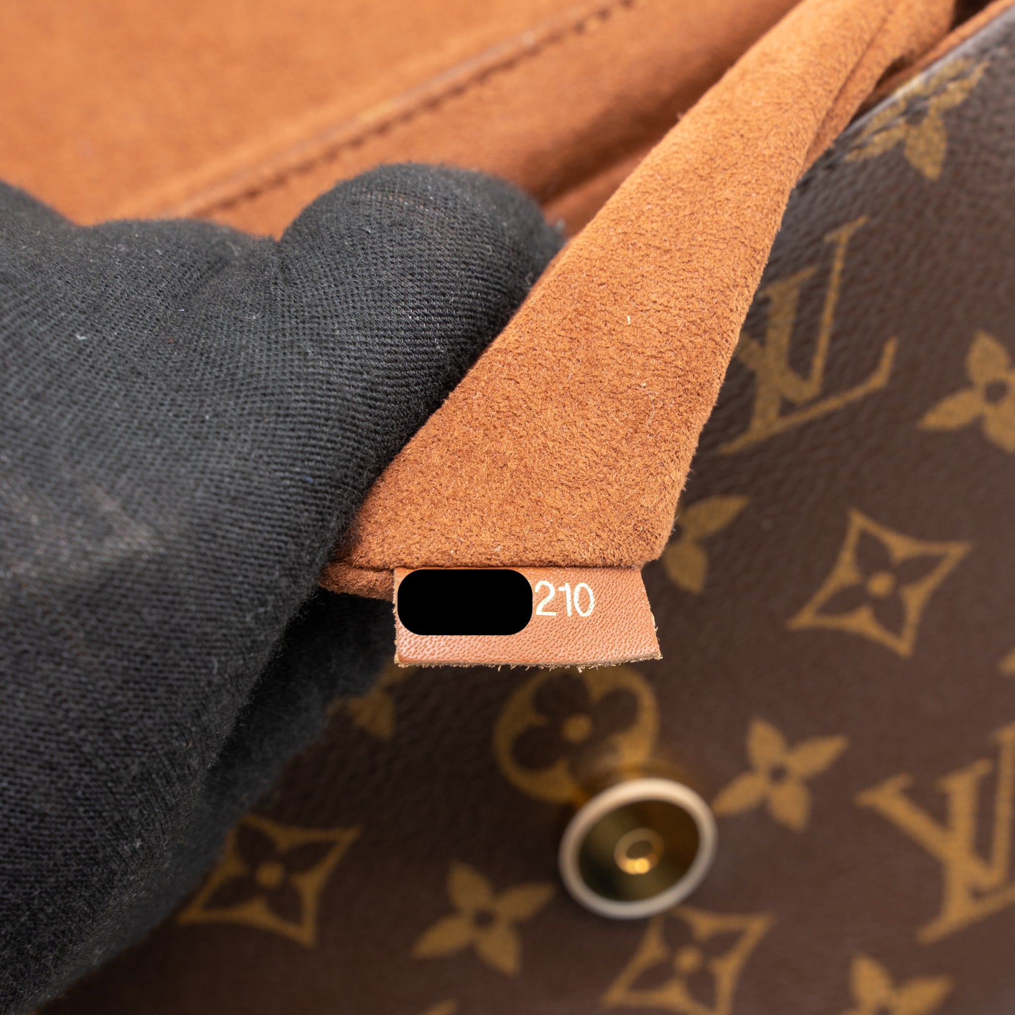 LOUIS VUITTON LOCKY BB MONOGRAM CANVAS/CARAMEL GHW