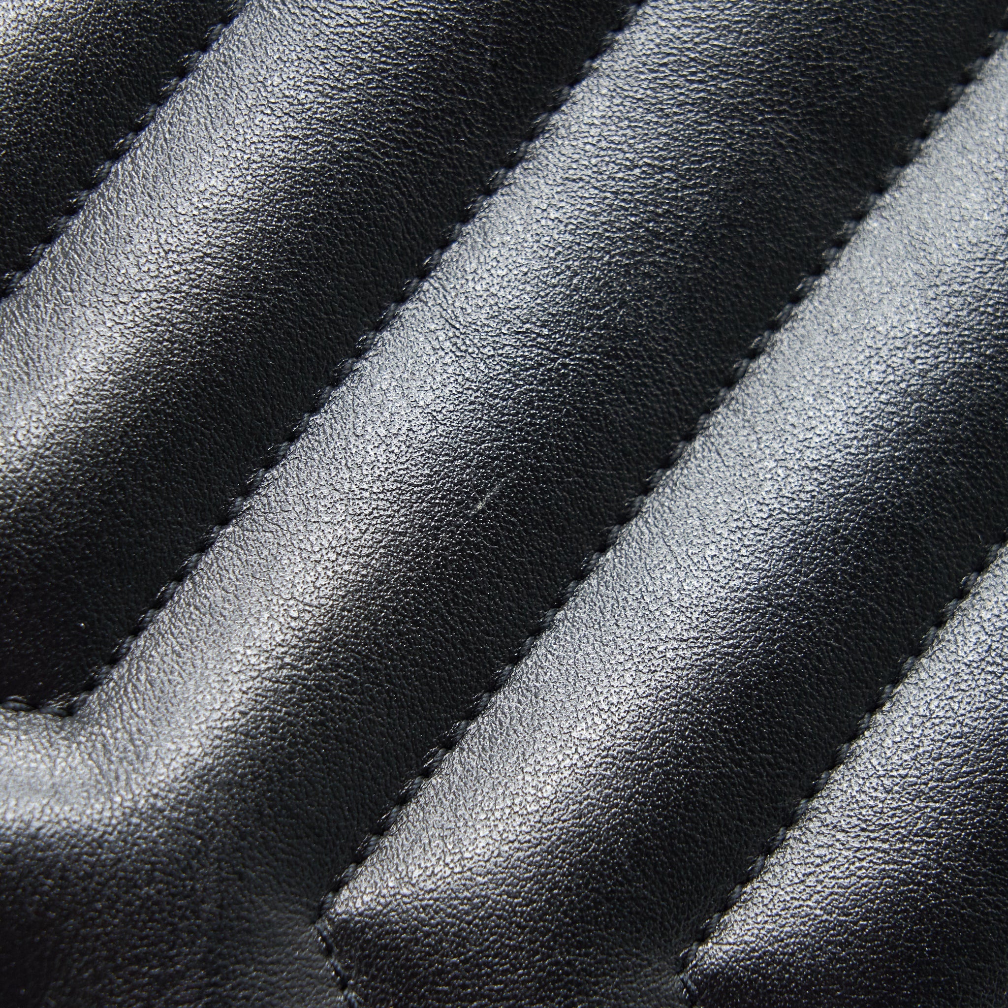 SAINT LAURENT / YSL LOU LOU IN BLACK SHW