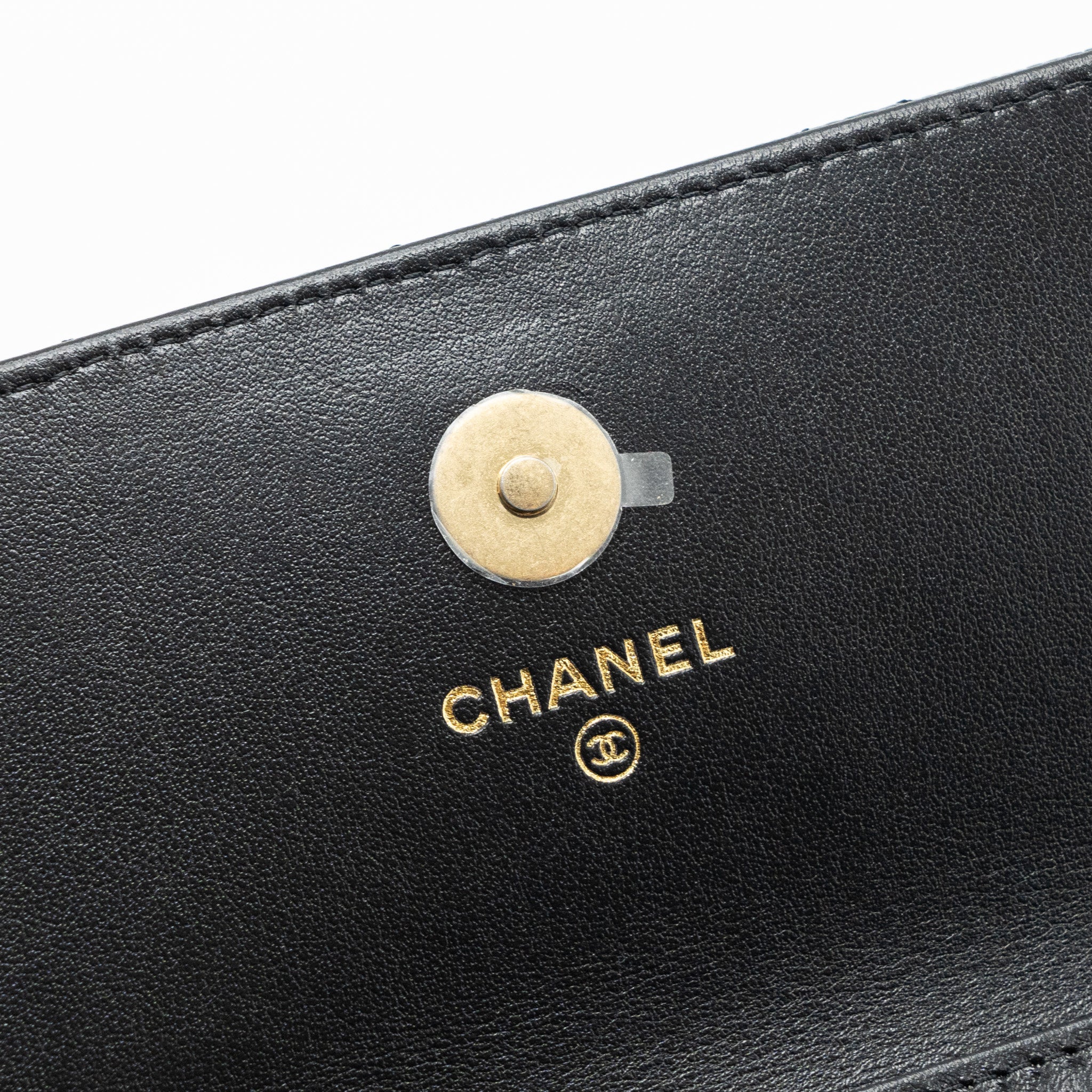 CHANEL MINI FLAP BAG WITH ADJUSTABLE CHAINS CAVIAR BLACK GHW(MICROCHIP)