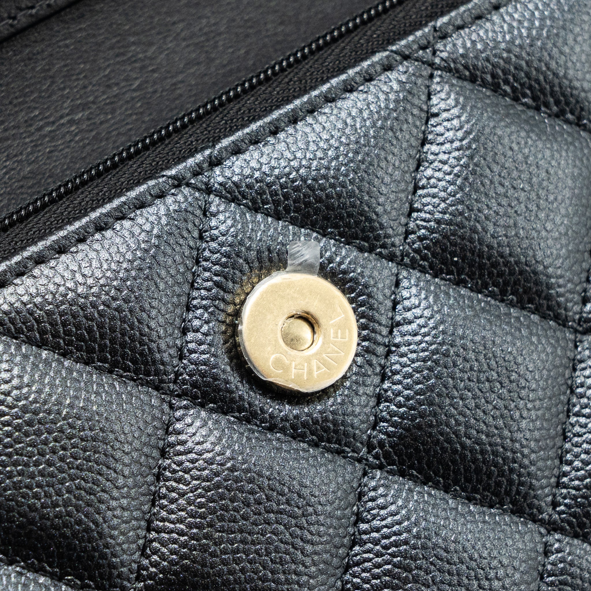 CHANEL MINI FLAP BAG WITH ADJUSTABLE CHAINS CAVIAR BLACK GHW(MICROCHIP)