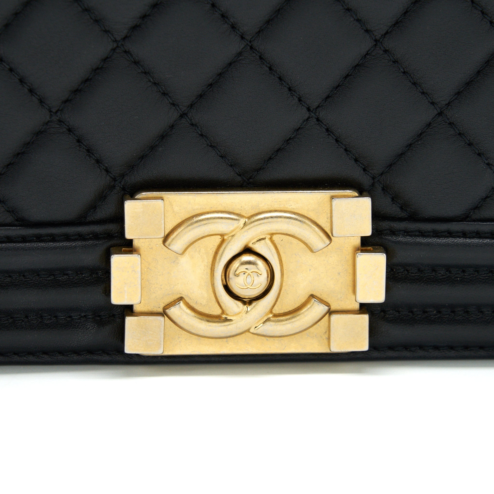 CHANEL MEDIUM BOY BLACK LAMBSKIN GHW