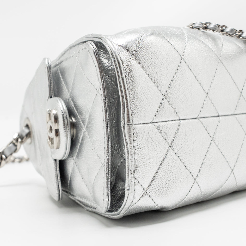 CHANEL MINI 25 BAG METALLIC GRAINED CALFSKIN SILVER SHW (MICROCHIP)