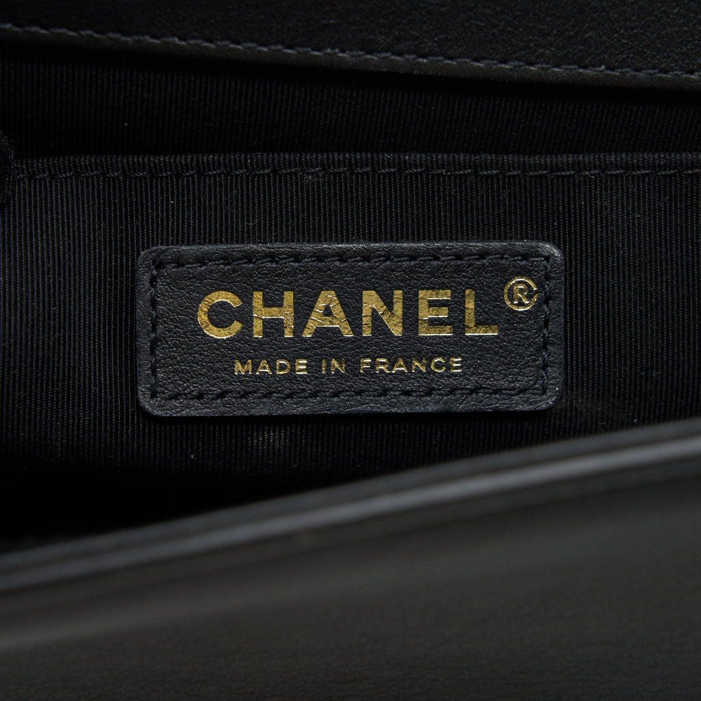 CHANEL MEDIUM BOY BLACK LAMBSKIN GHW