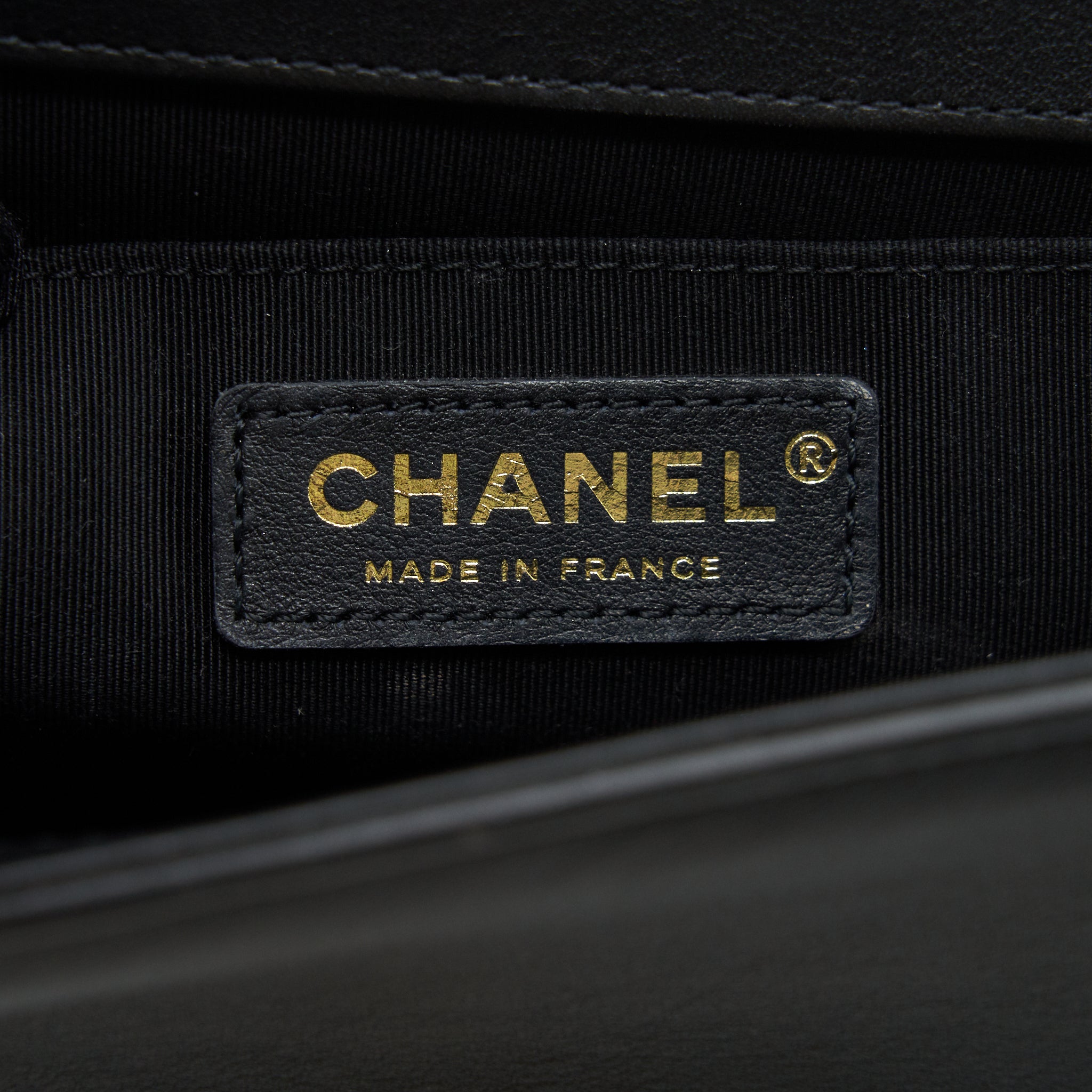 CHANEL MEDIUM BOY BLACK LAMBSKIN GHW