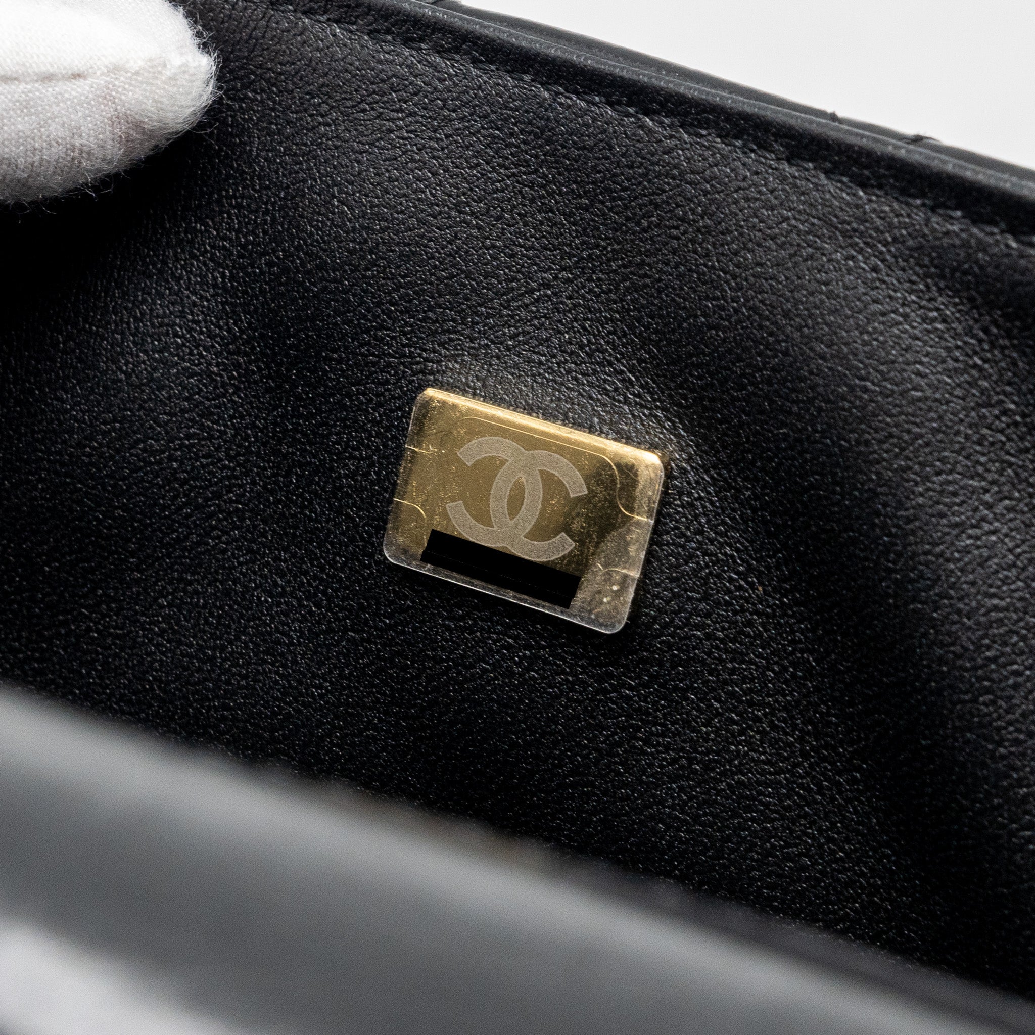CHANEL 23A CLASSIC FLAP CLUTCH SHINY CALFSKIN BLACK LGHW (MICROCHIP)