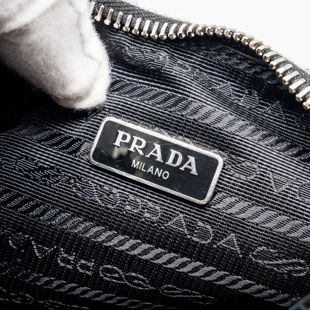 PRADA RE-EDITION 2005 NYLON BAG BLACK SHW