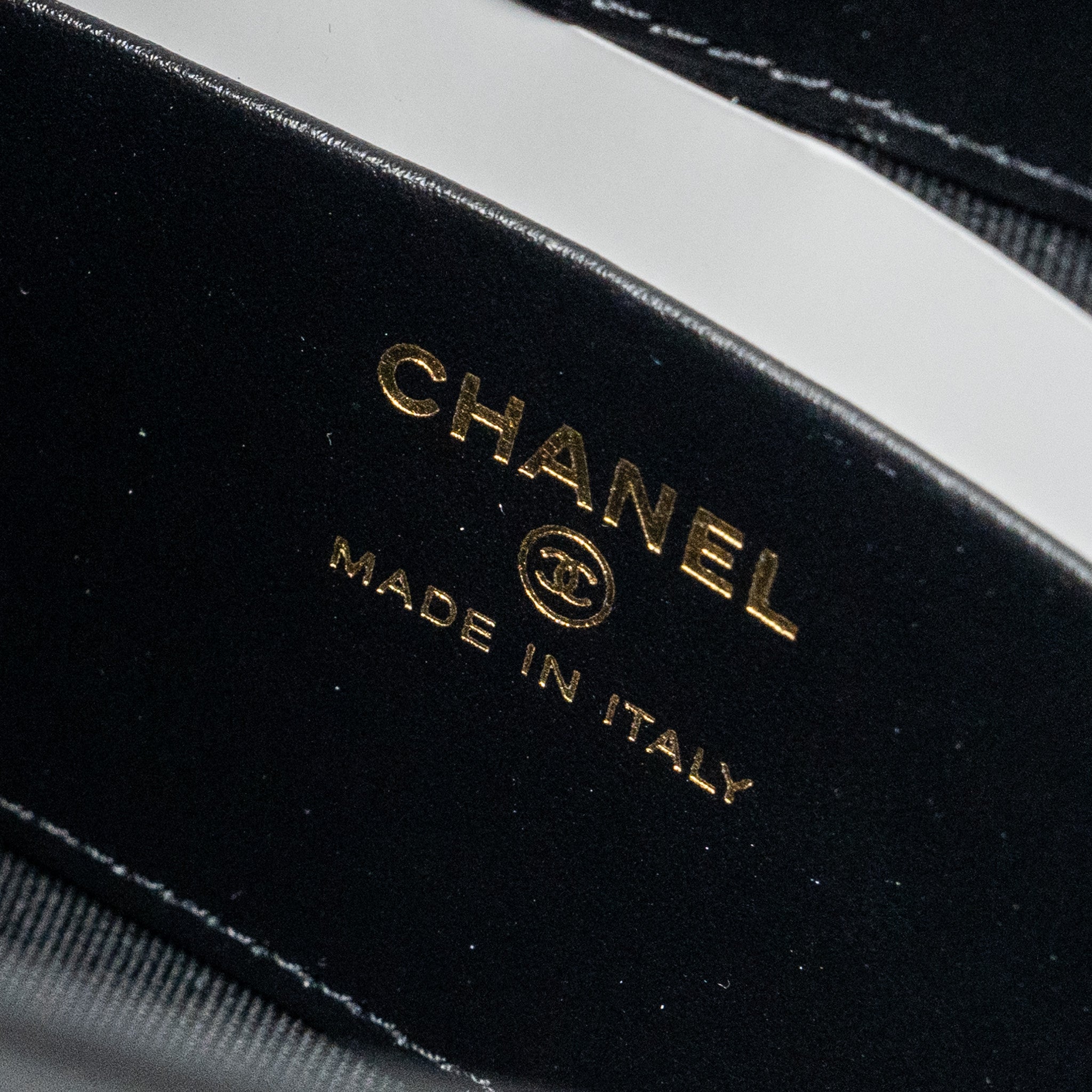 CHANEL 24C MINI 31 CLUTCH WITH CHAIN SHINY CALFSKIN BLACK LGHW (MICROCHIP)