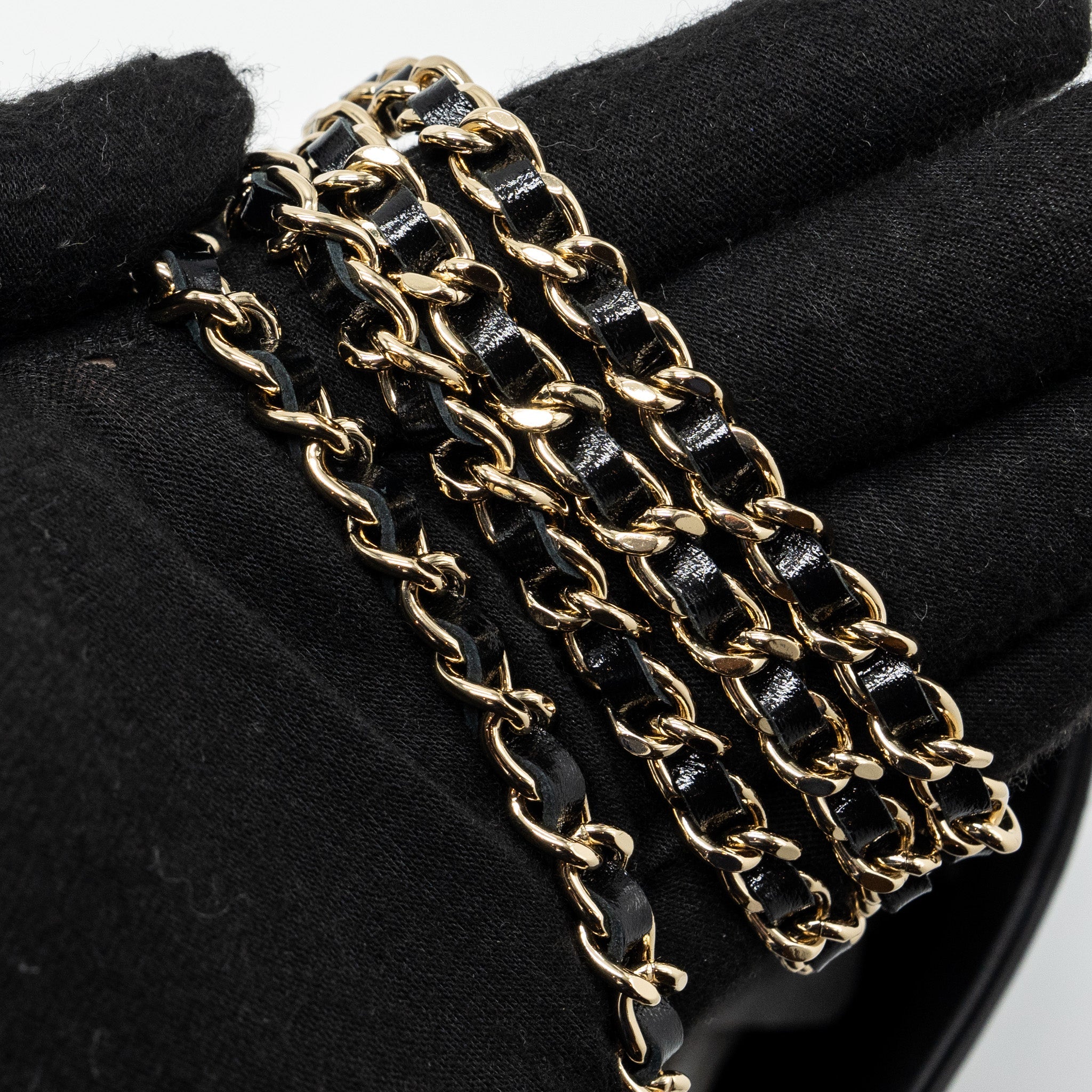 CHANEL 24C MINI 31 CLUTCH WITH CHAIN SHINY CALFSKIN BLACK LGHW (MICROCHIP)