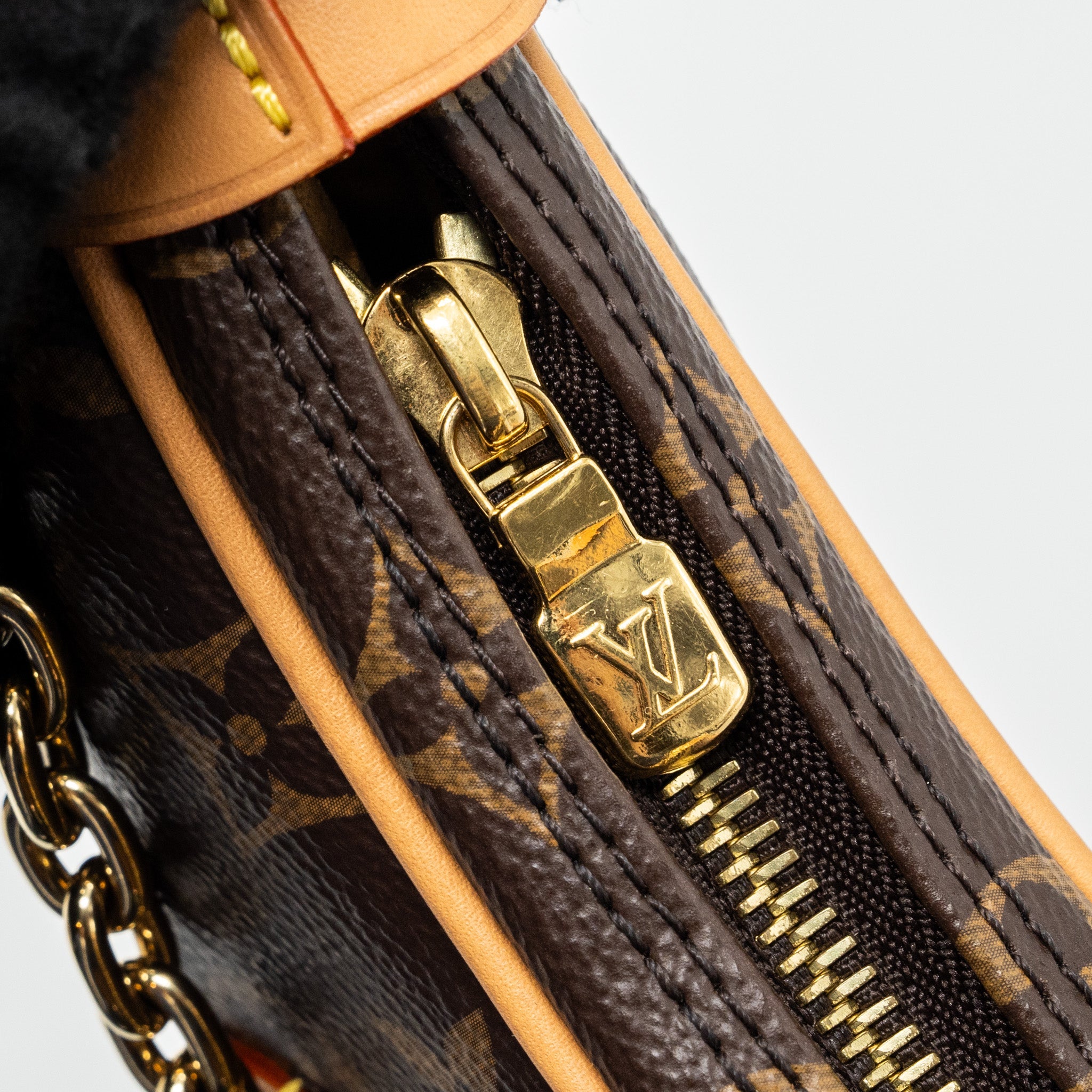 LOUIS VUITTON LOOP BAG MONOGRAM CANVAS GHW(NEW VERSION)