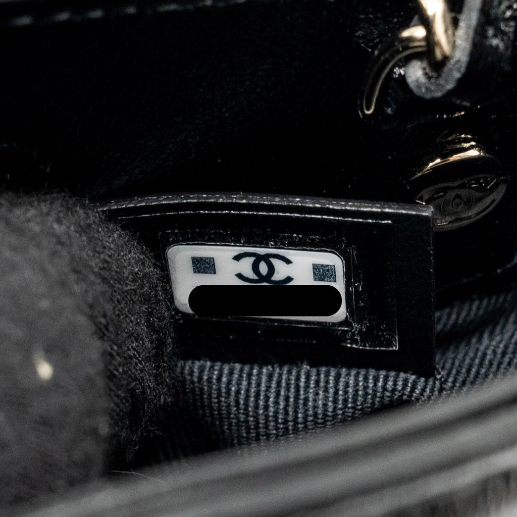 CHANEL MINI 31 CLUTCH WITH CHAIN SHINY LAMBSKIN BLACK LGHW (MICROCHIP)