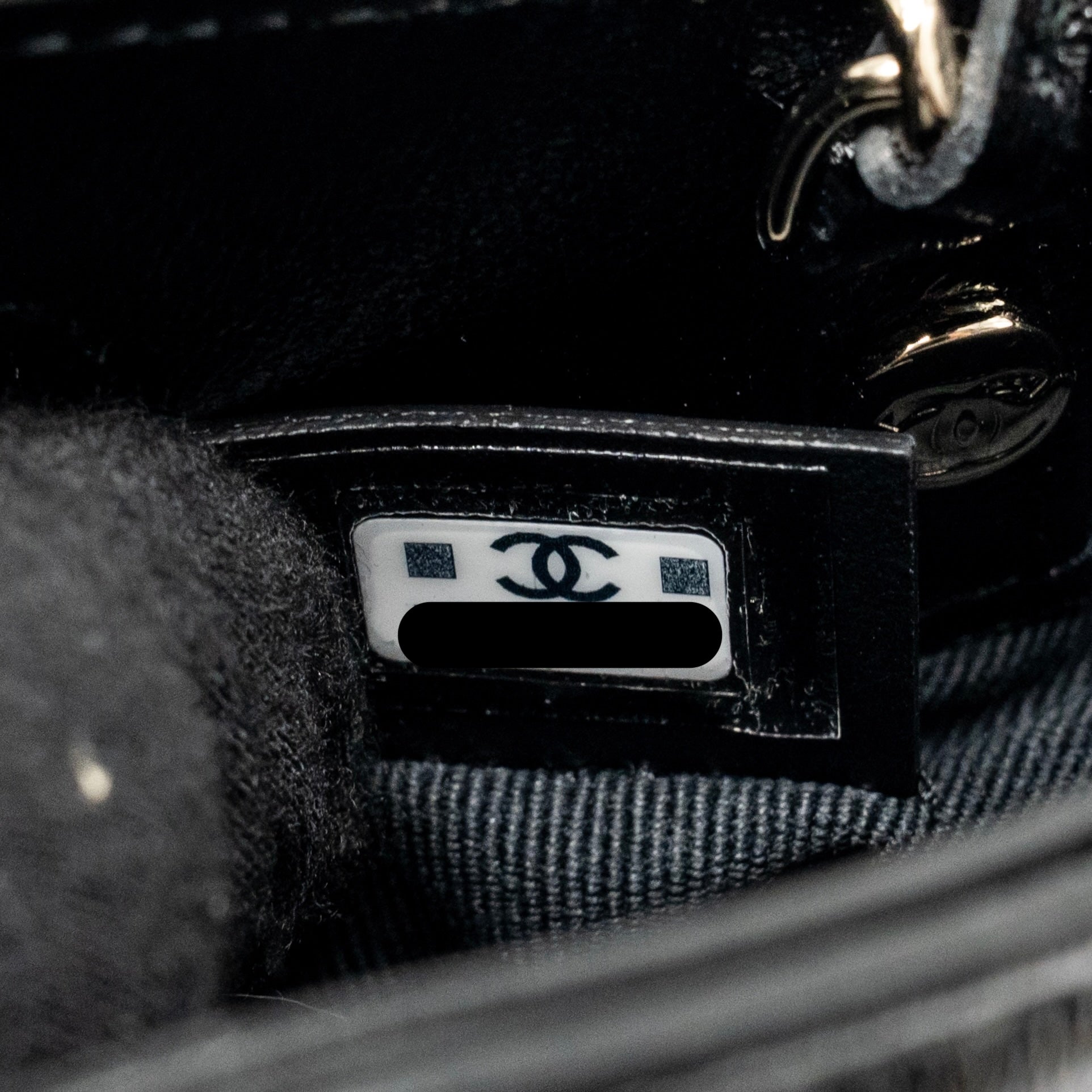 CHANEL MINI 31 CLUTCH WITH CHAIN SHINY LAMBSKIN BLACK LGHW (MICROCHIP)