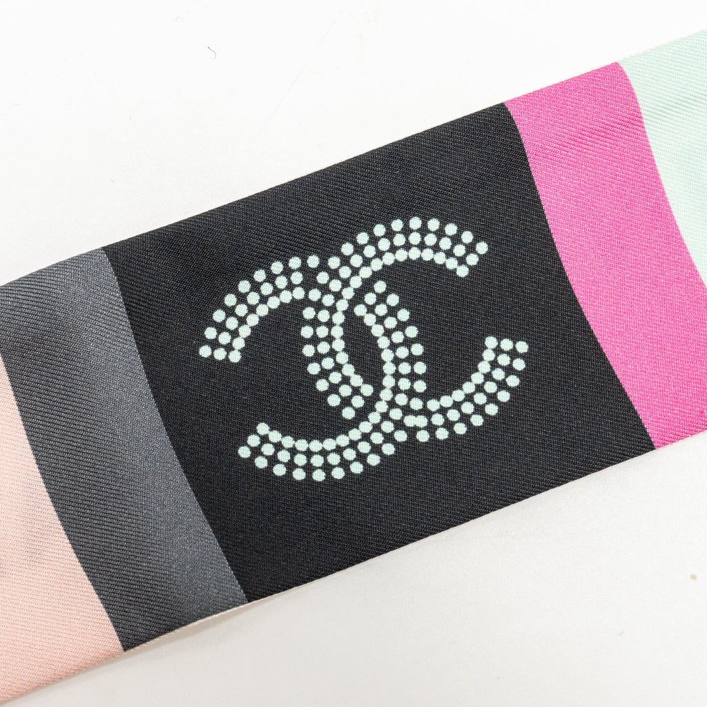 CHANEL CC LOGO PRINTED TWILLY SILK PINK/MULTICOLOUR