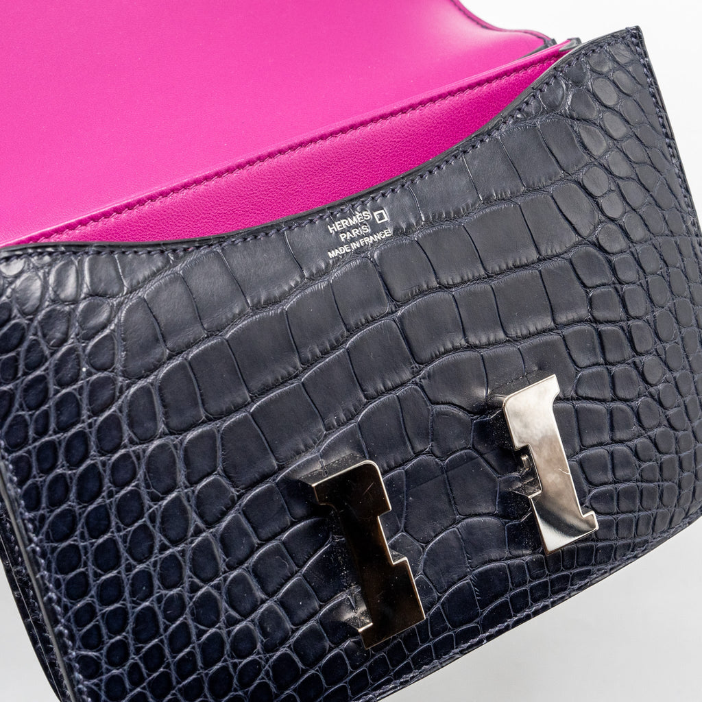 HERMES MINI CONSTANCE ALLIGATOR MISSISSIPPIENSIS MATTE MARINE / ROSE SHEHERAZADE SHW